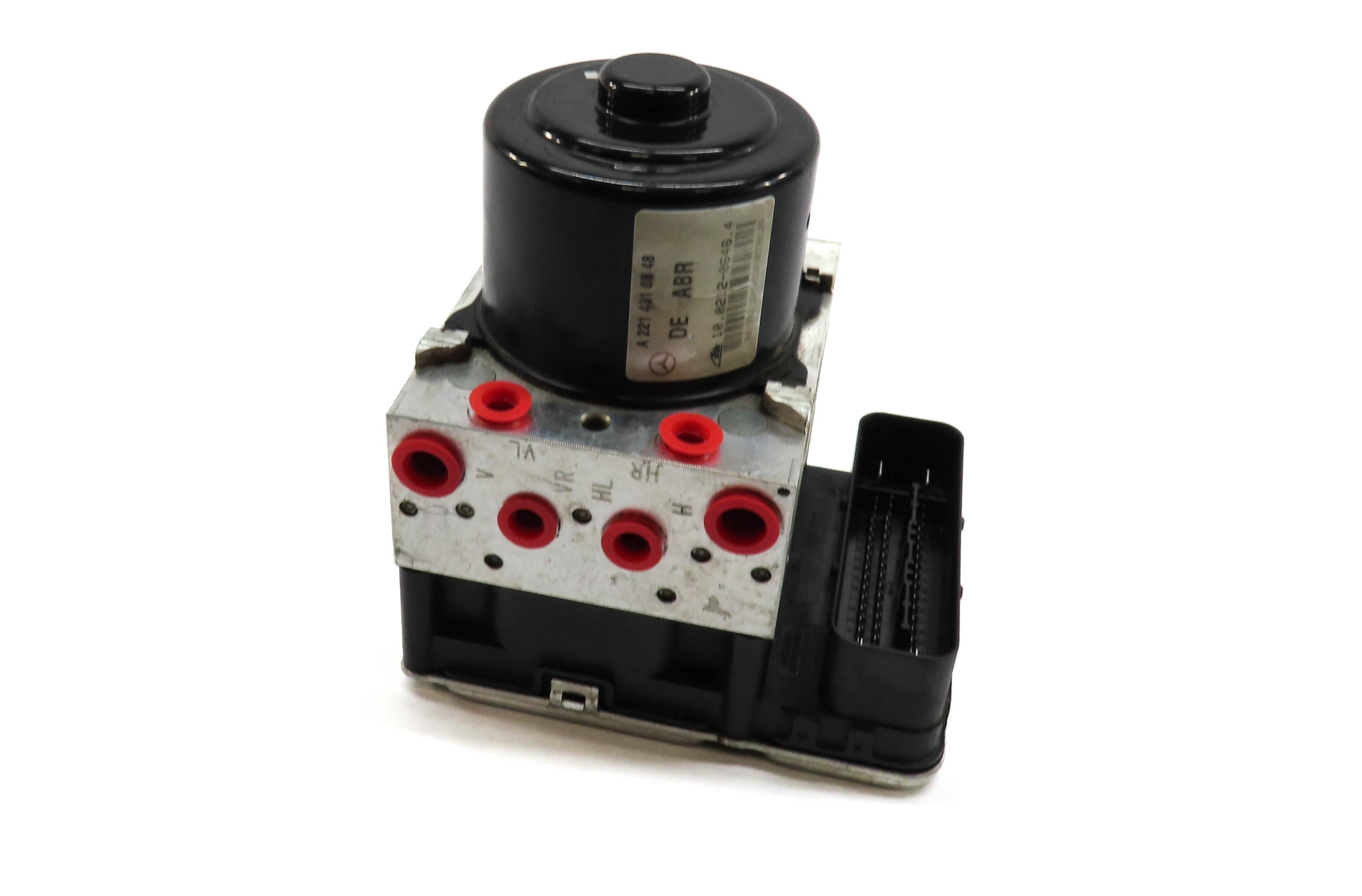 2011 MERCEDES S63 (W221) 5.5L AMG ENGINE BRAKE VACUUM PUMP 2219014800 — exact item pictured