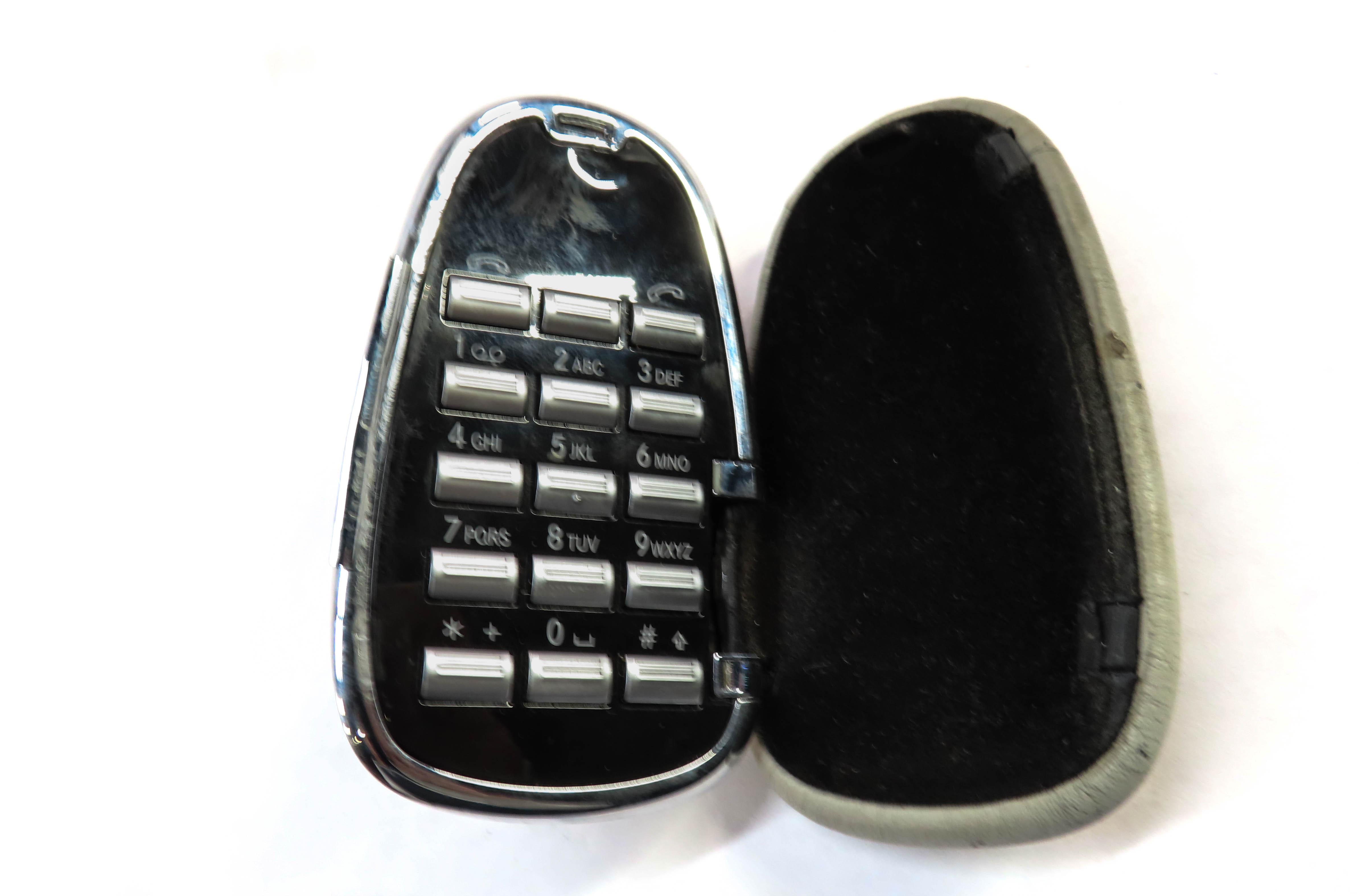 2011 MERCEDES S63 (W221) FRONT CENTER CONSOLE TELEPHONE KEY PAD DIAL (GRAY) — exact item pictured