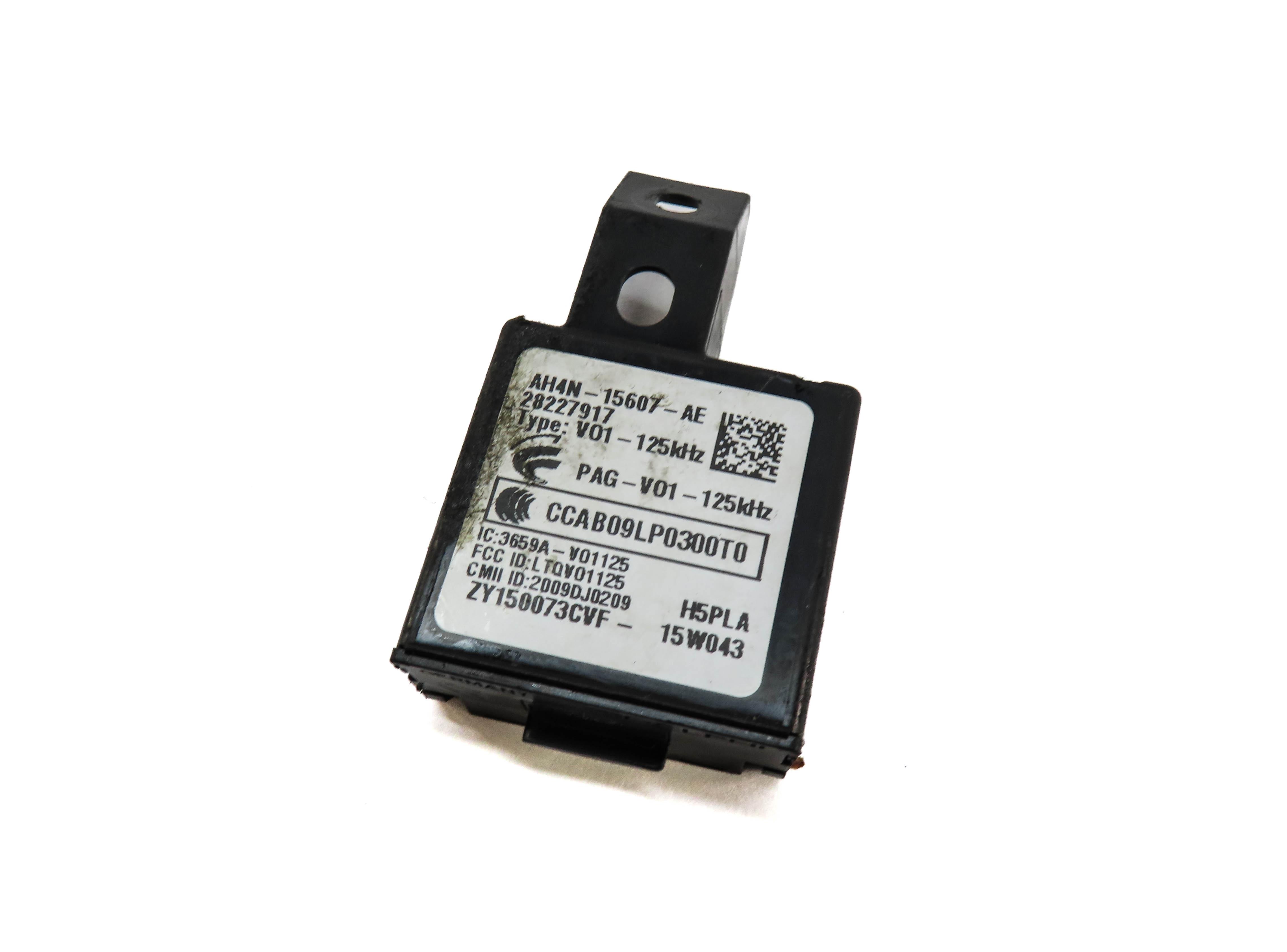 2015 RANGE ROVER (L405) KEYLESS ENTRY ANTENNA MODULE — exact item pictured