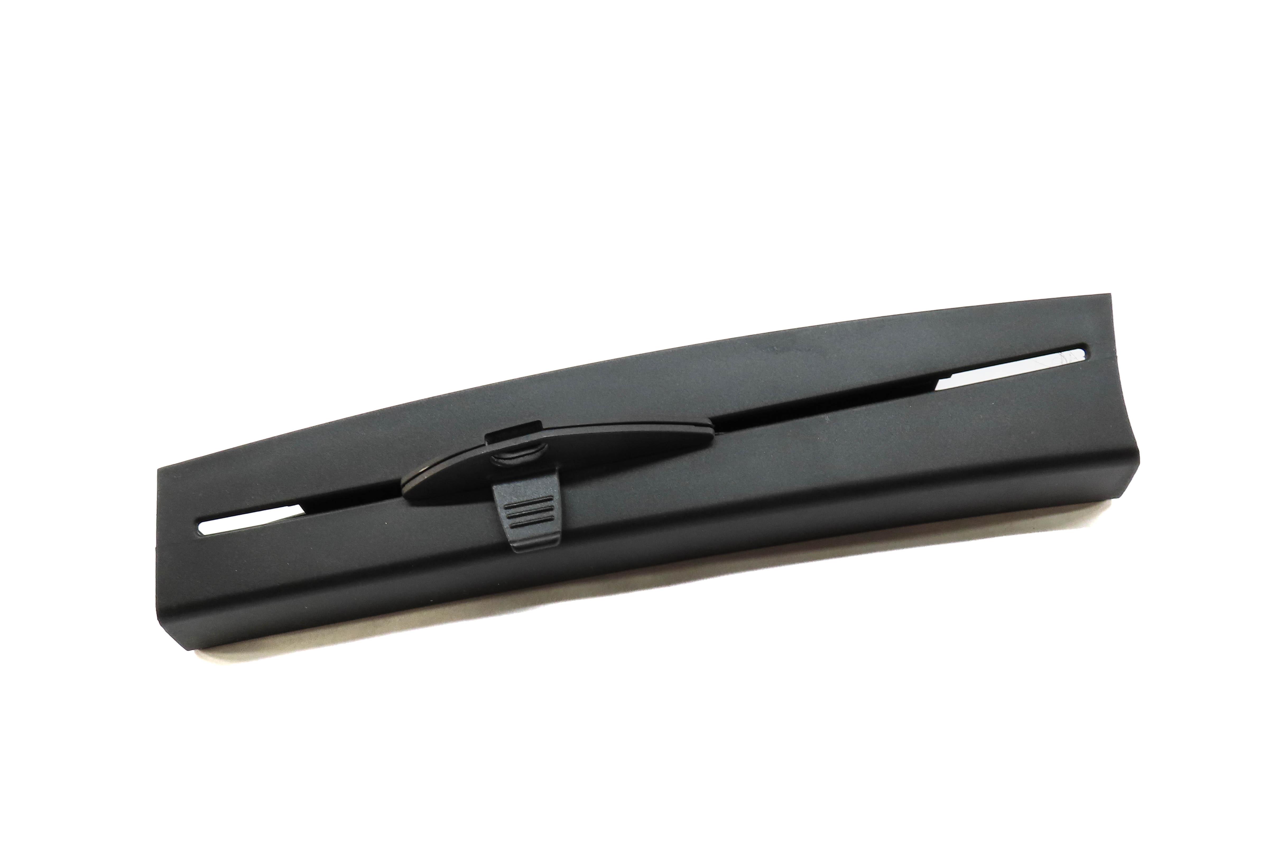 11-16 BMW 528i 535i 550i (F10) RIGHT REAR DOOR QUARTER VENT WINDOW PRIVACY SHADE — exact item pictured