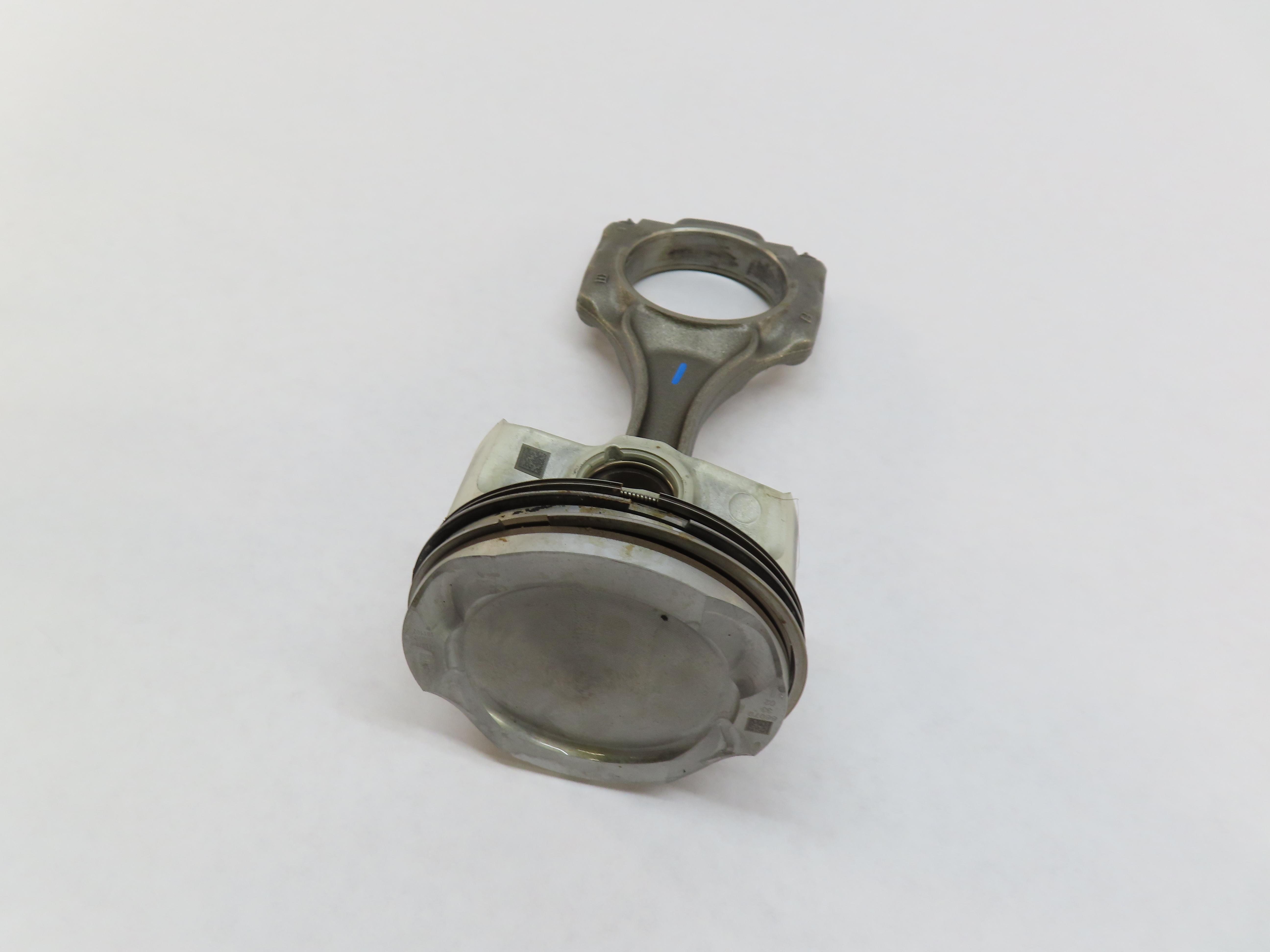 13-19 BMW M5 M6 X5M X6M ///M (F06 F10 F12 F13 F85 F86) 4.4L S63 - PISTON w/ ROD — exact item pictured