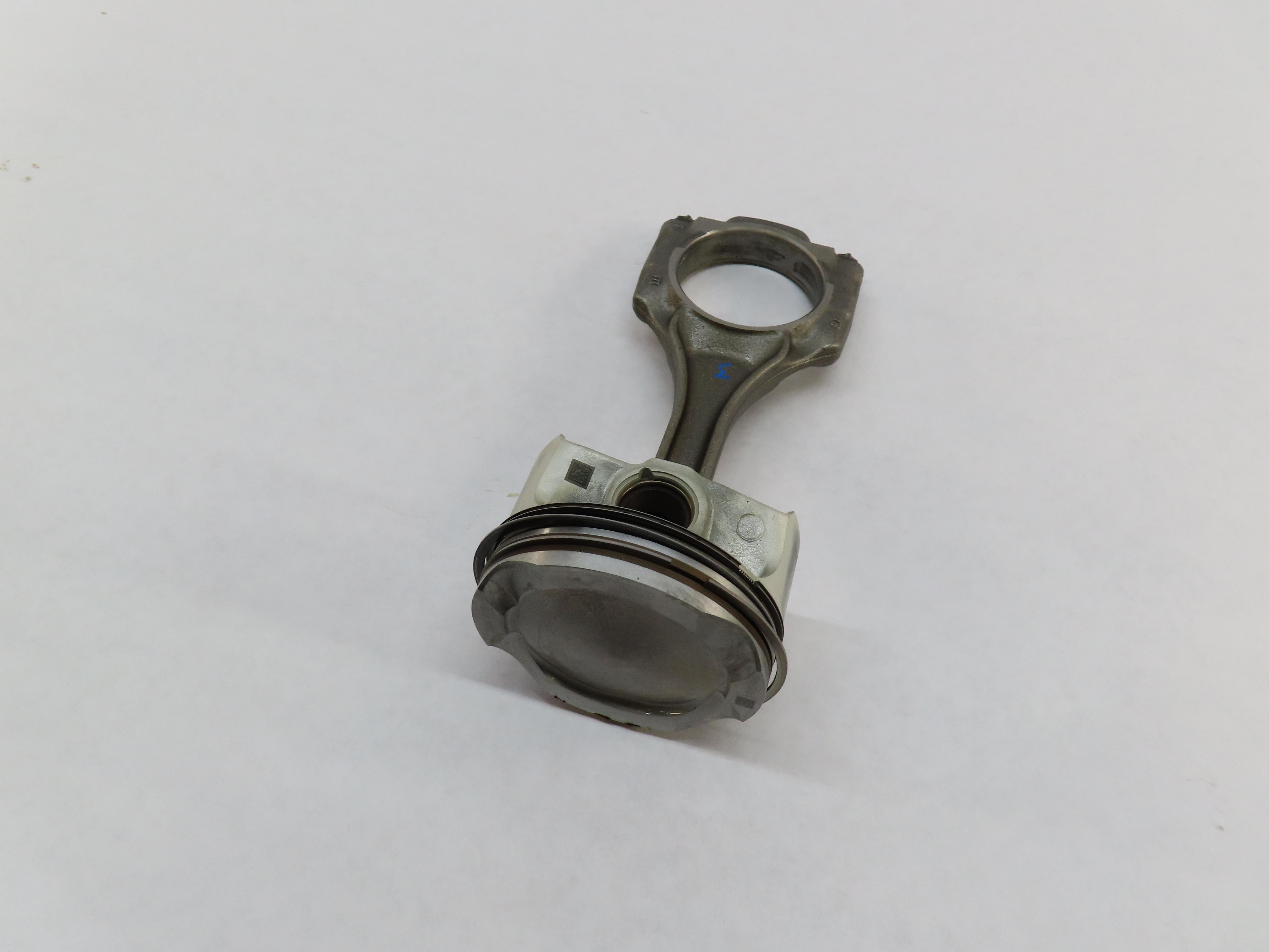 13-19 BMW M5 M6 X5M X6M ///M (F06 F10 F12 F13 F85 F86) 4.4L S63 - PISTON w/ ROD — exact item pictured