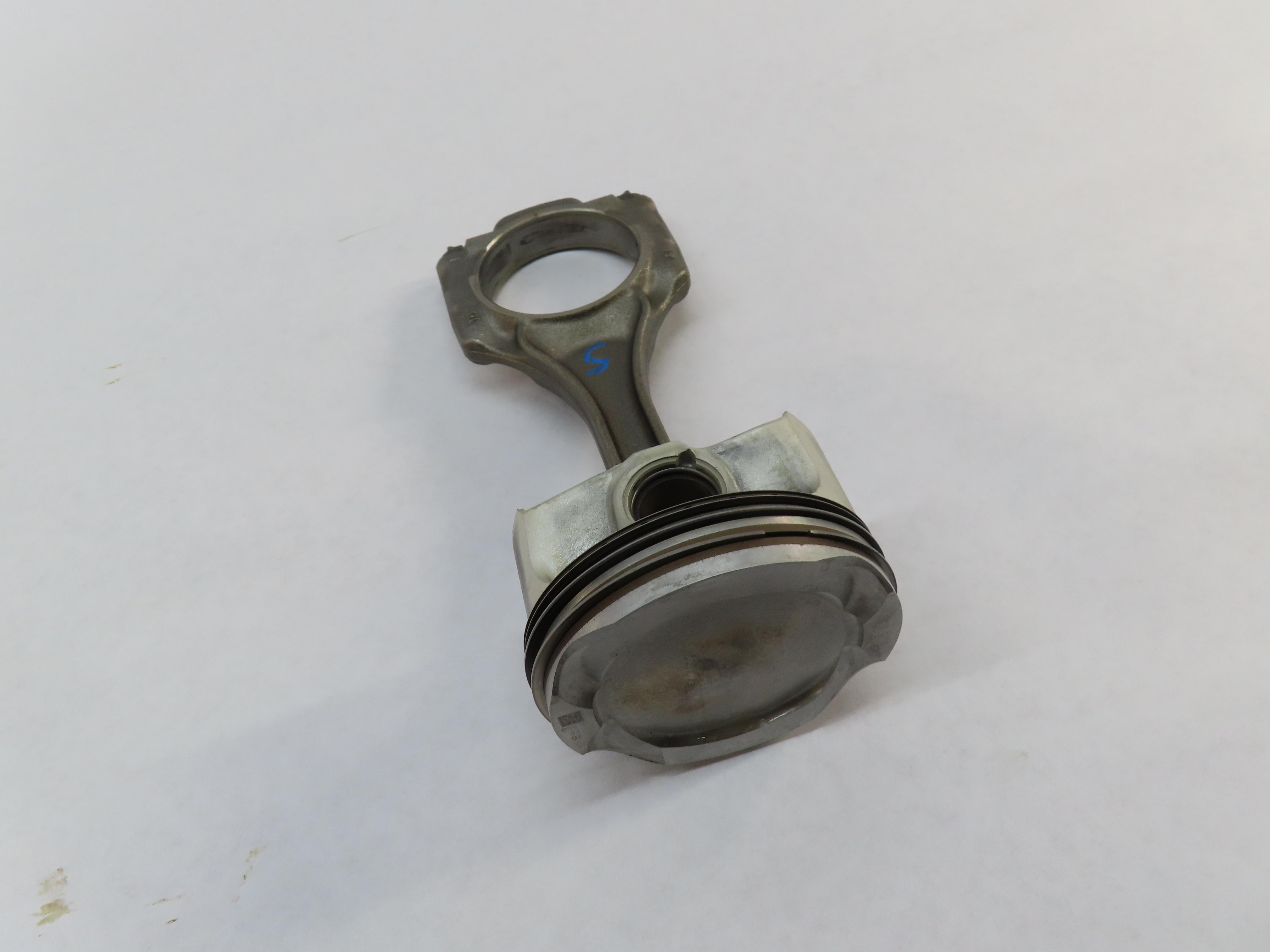 13-19 BMW M5 M6 X5M X6M ///M (F06 F10 F12 F13 F85 F86) 4.4L S63 - PISTON w/ ROD — exact item pictured