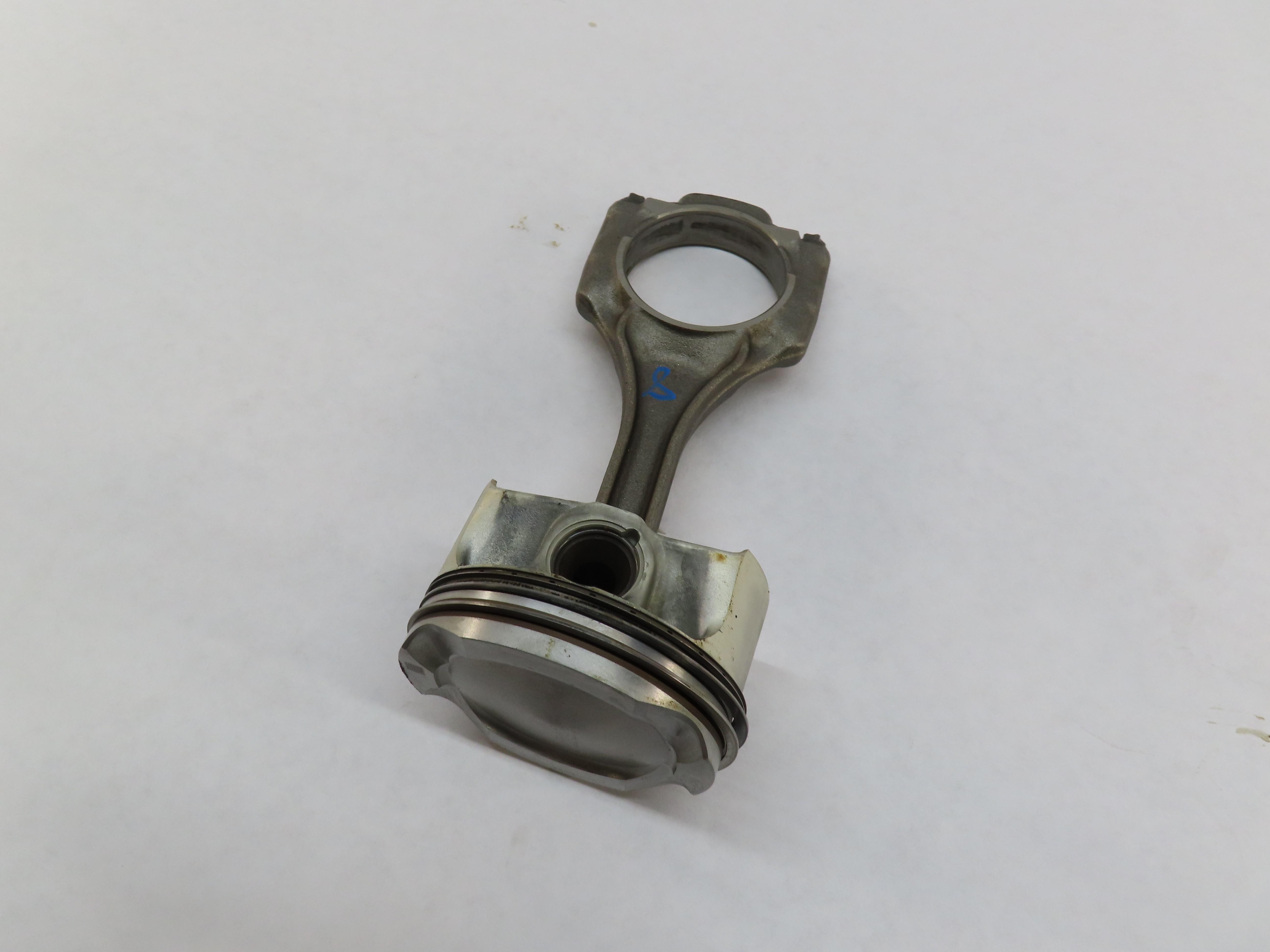 13-19 BMW M5 M6 X5M X6M ///M (F06 F10 F12 F13 F85 F86) 4.4L S63 - PISTON w/ ROD — exact item pictured