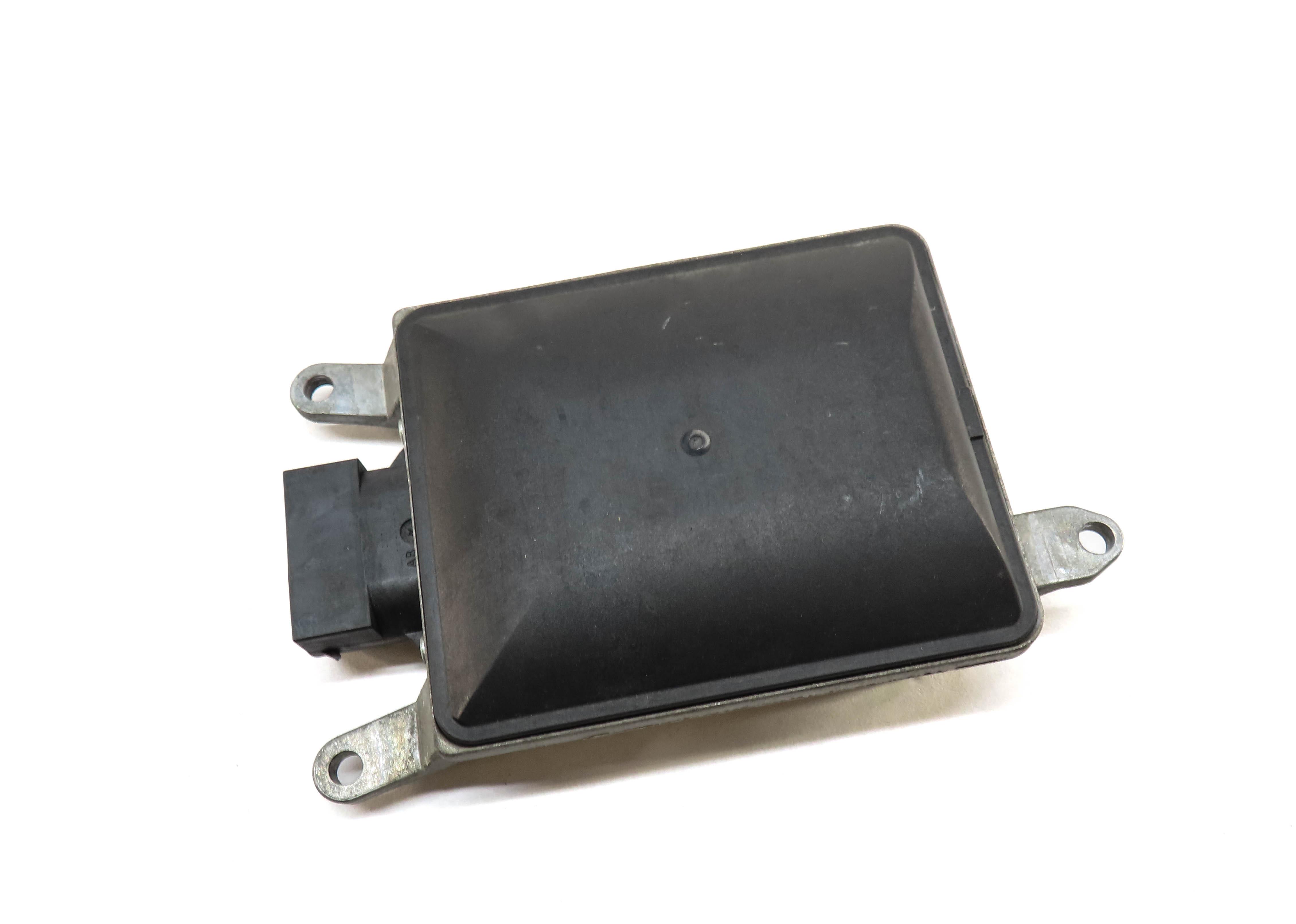 13-18 PORSCHE / AUDI - A4 A5 Q5 S4 S5 CAYENNE MACAN - BLIND SPOT MODULE (MASTER) — exact item pictured