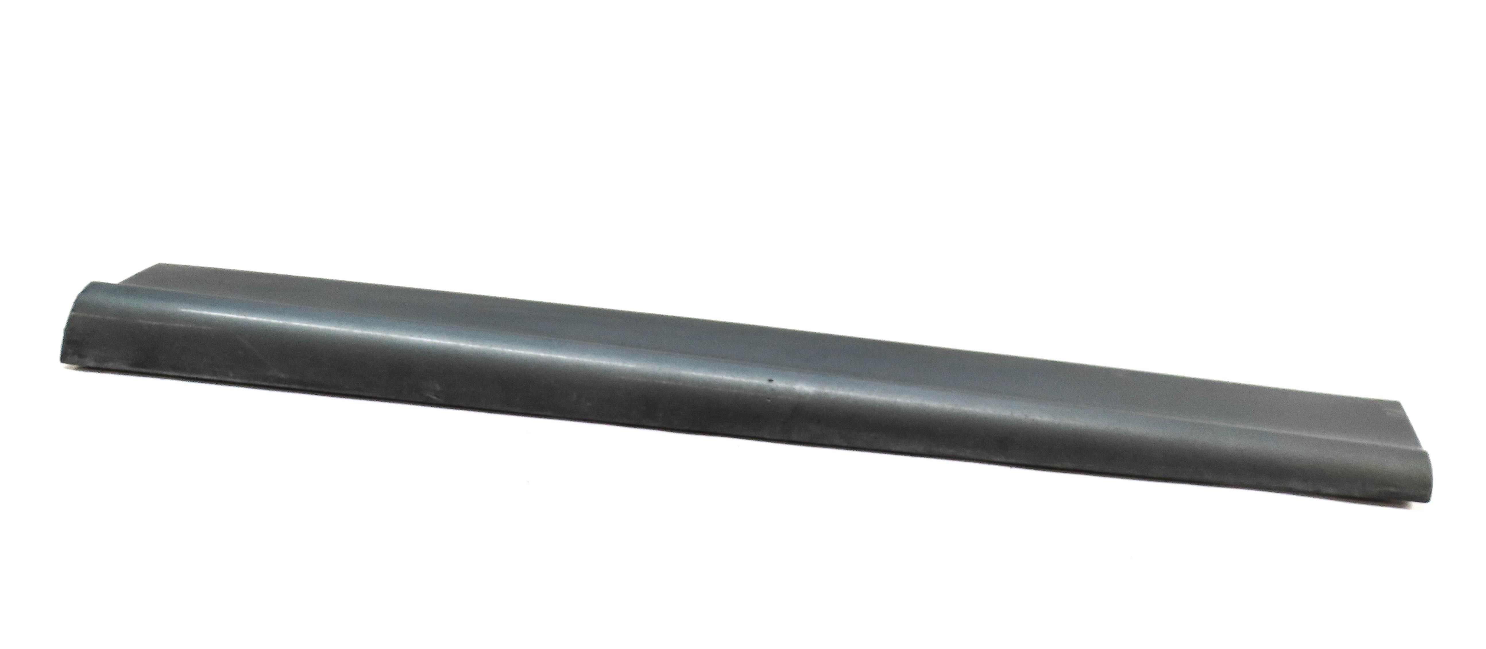 2015 AUDI SQ5 (B8) FRONT RIGHT PASSENGER LOWER DOOR TRIM MOULDING (GRAY) — exact item pictured