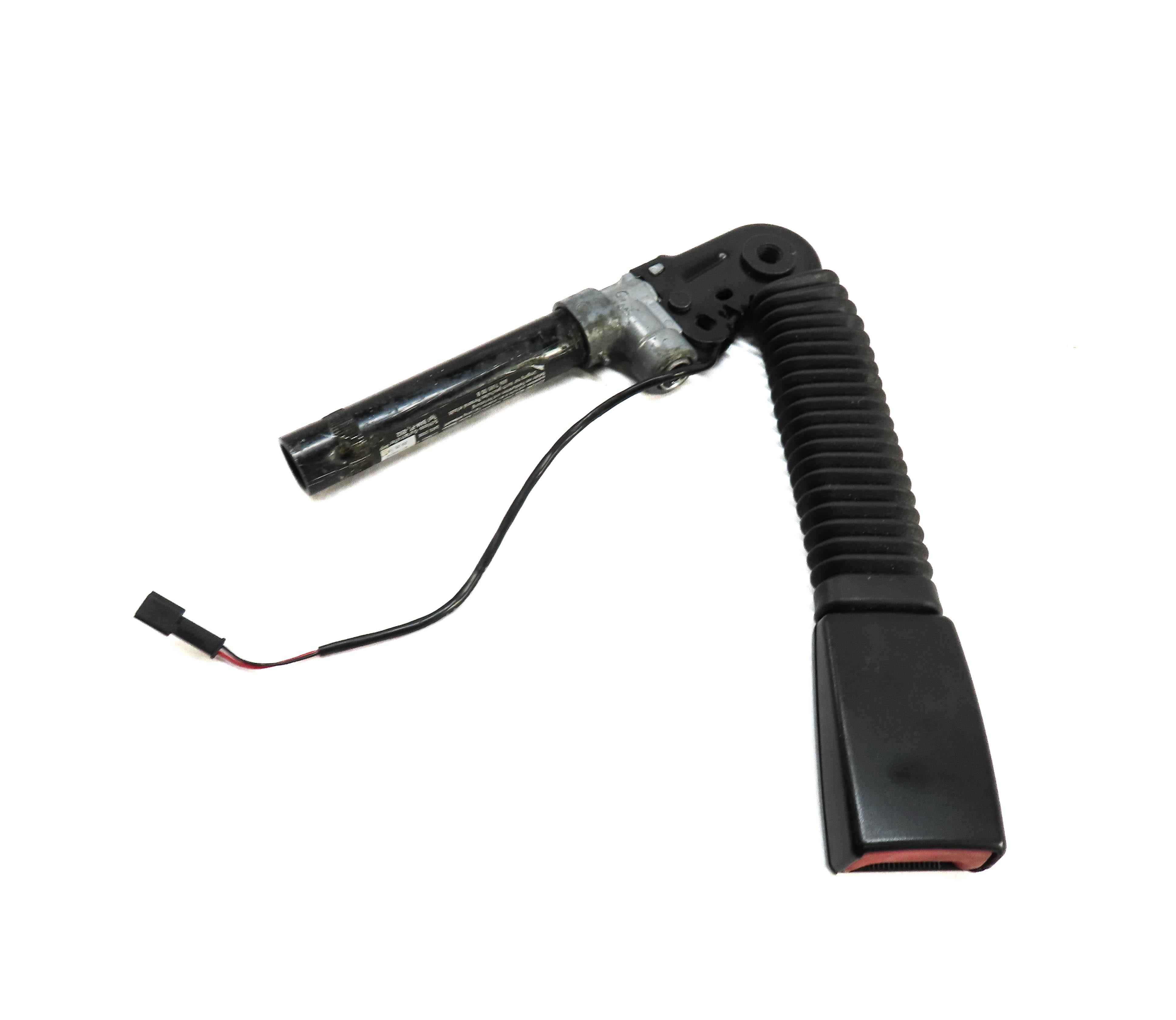 10-17 BMW 5 7 GT SERIES (F01 F07 F10) FRONT LEFT DRIVER SEATBELT BUCKLE RECEIVER — exact item pictured