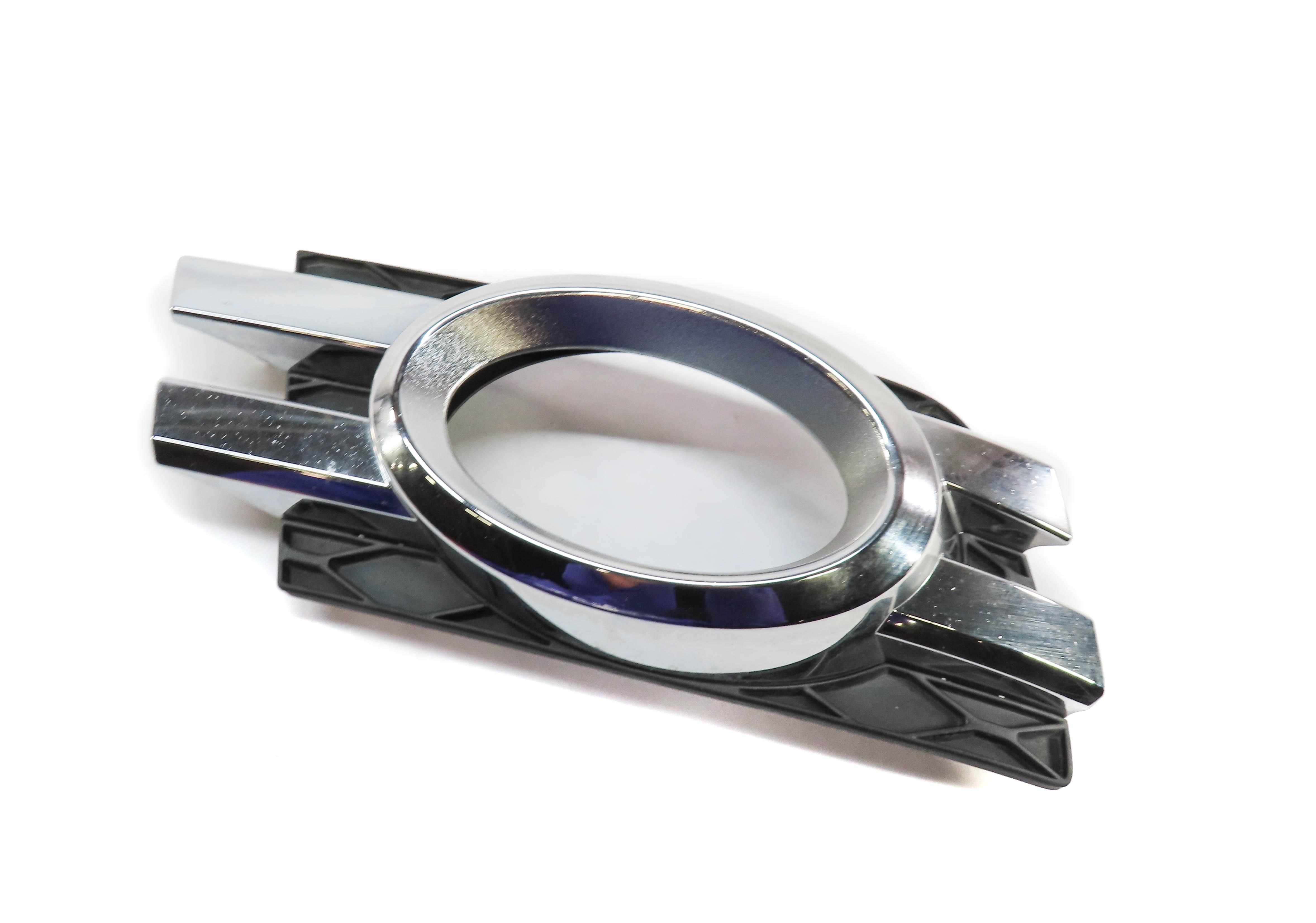 2009 MERCEDES GL450 (X164) FRONT RIGHT PASSENGER LOWER FOG LIGHT SURROUND TRIM — exact item pictured