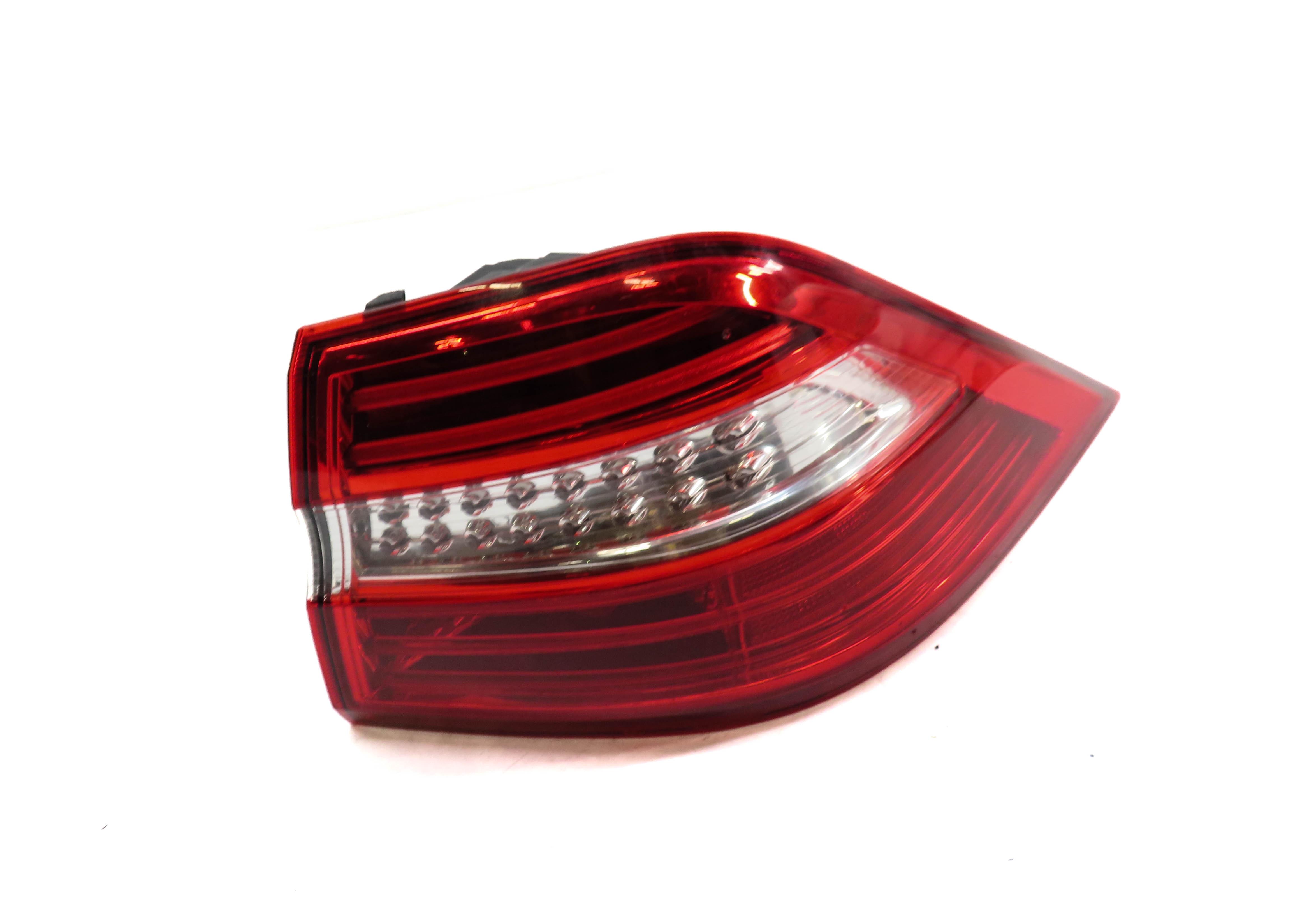 12-15 MERCEDES ML-CLASS (W166) REAR RIGHT PASSENGER LED TAILLIGHT BRAKE LIGHT — exact item pictured