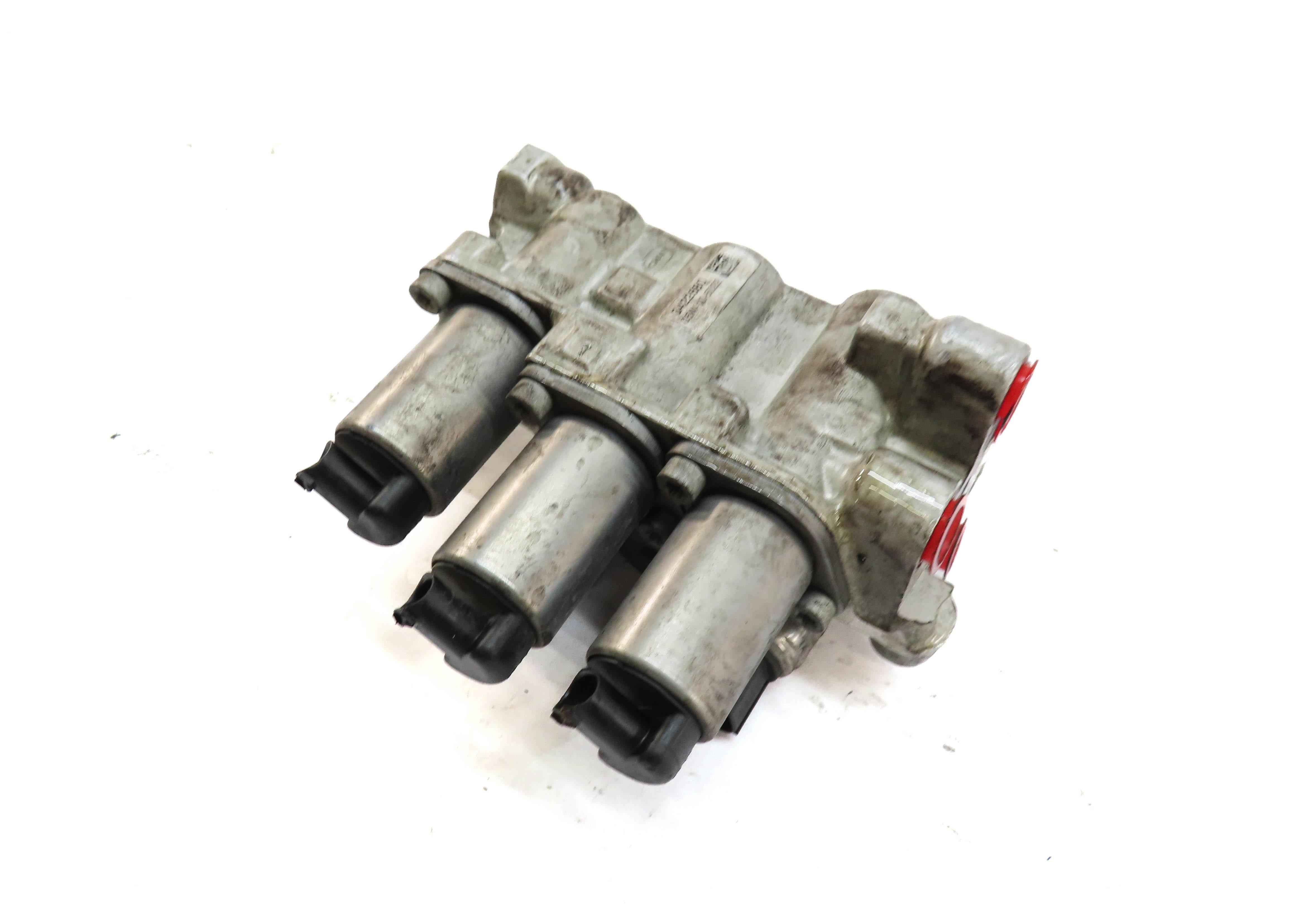 2010 PORSCHE PANAMERA TURBO (970 G1) DYNAMIC SUSPENSION VALVE BLOCK — exact item pictured