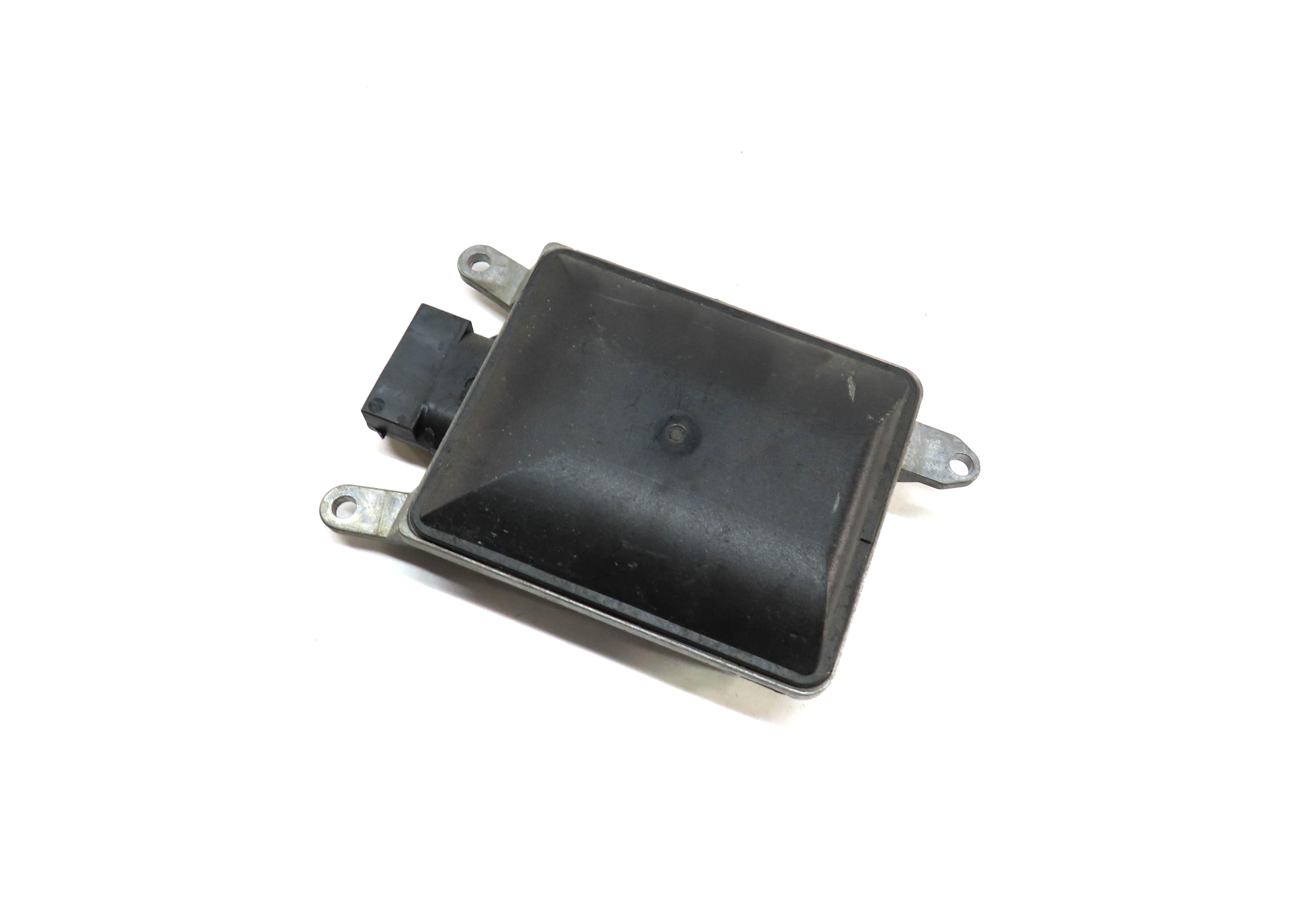 2013-2018 PORSCHE AUDI A4 A5 Q5 S4 S5 CAYENNE MACAN BLIND SPOT MODULE (SLAVE) — exact item pictured