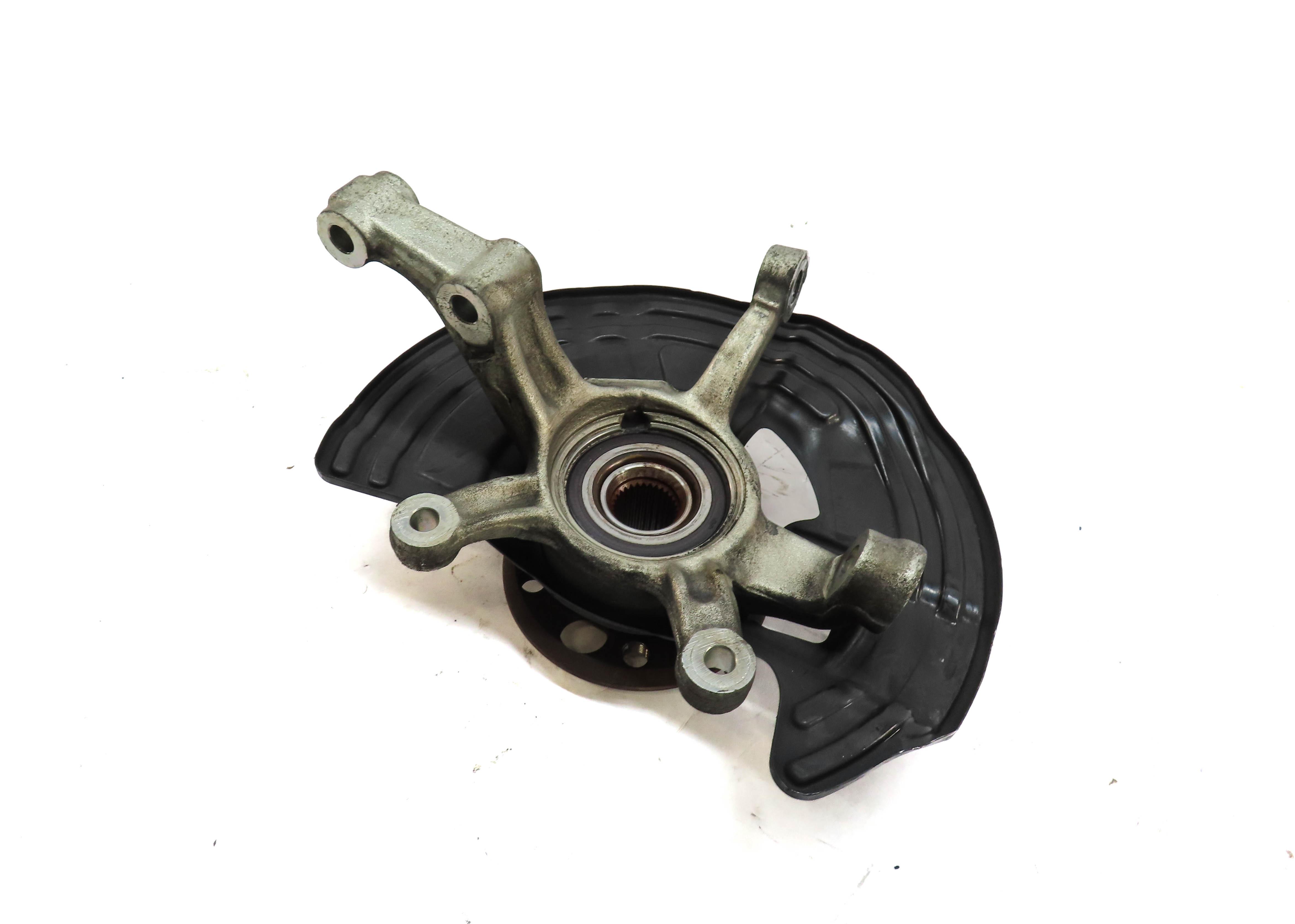 13-19 MERCEDES B250 CLA250 C117 W117 W246 RIGHT FRONT PASSENGER SPINDLE KNUCKLE — exact item pictured