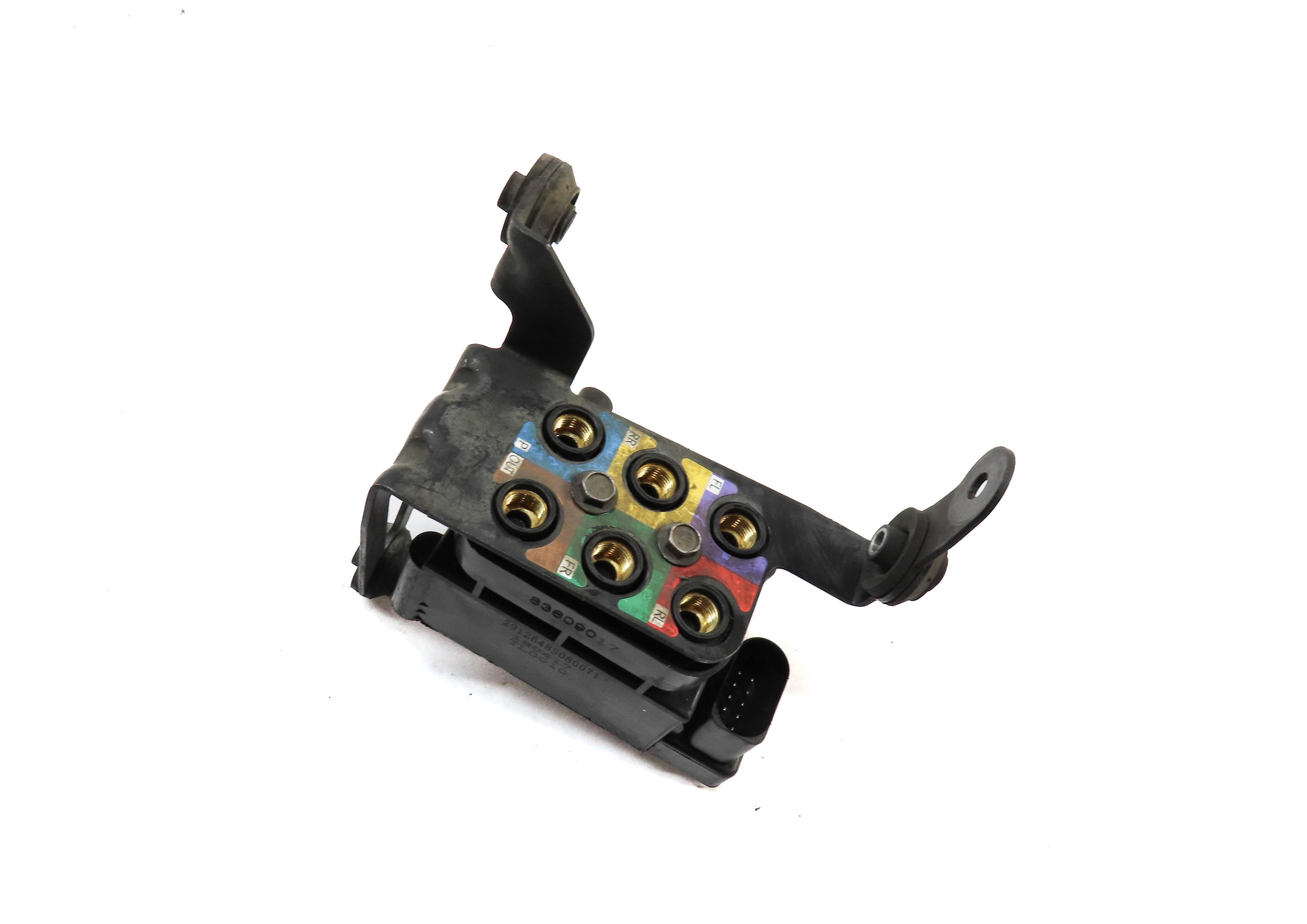 2010 PORSCHE PANAMERA (970 G1) AIR SUSPENSION VALVE BLOCK — exact item pictured