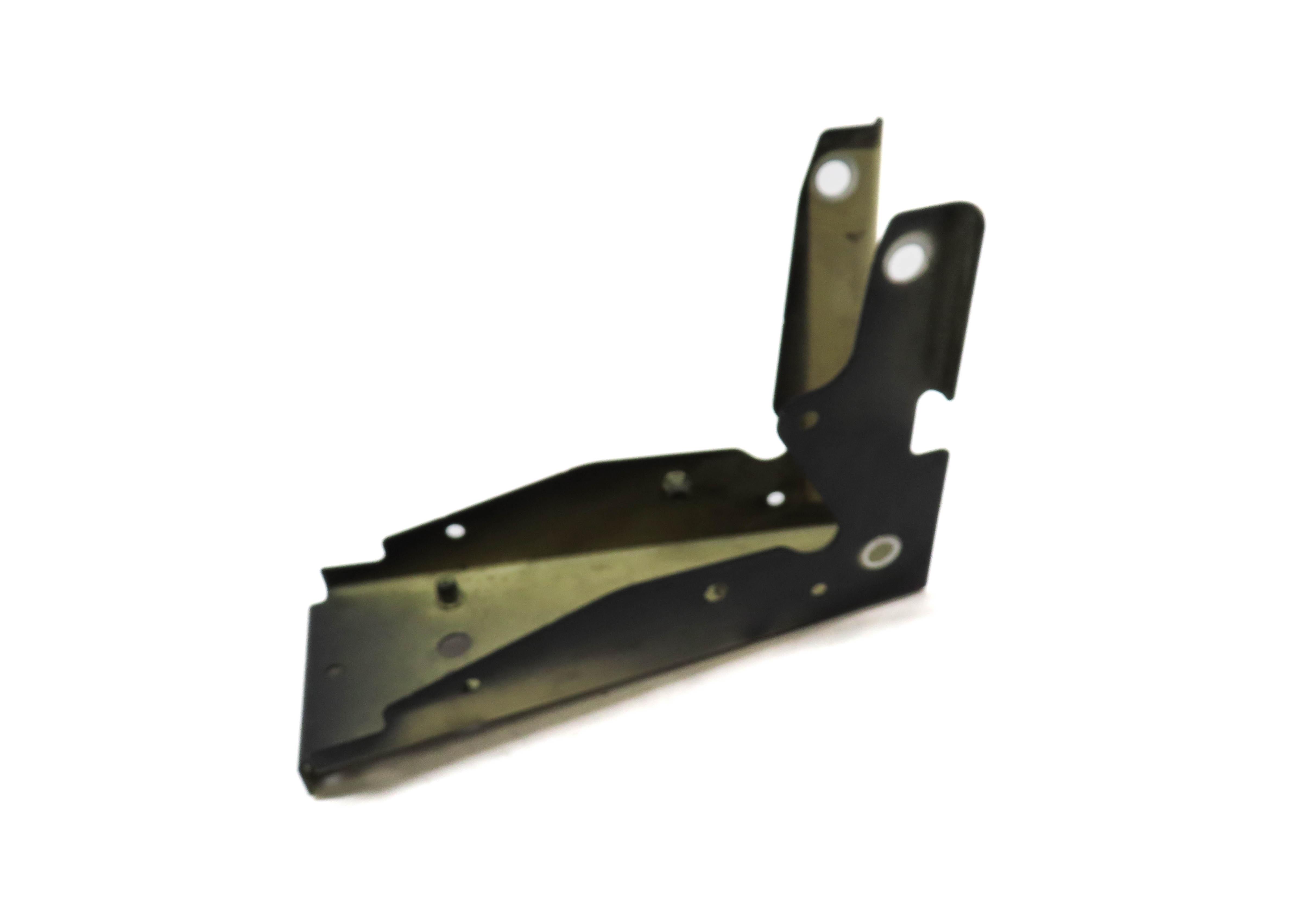 2010 PORSCHE PANAMERA (970 G1) FRONT LEFT DRIVER FENDER MOUNT MOUNTING BRACKET — exact item pictured