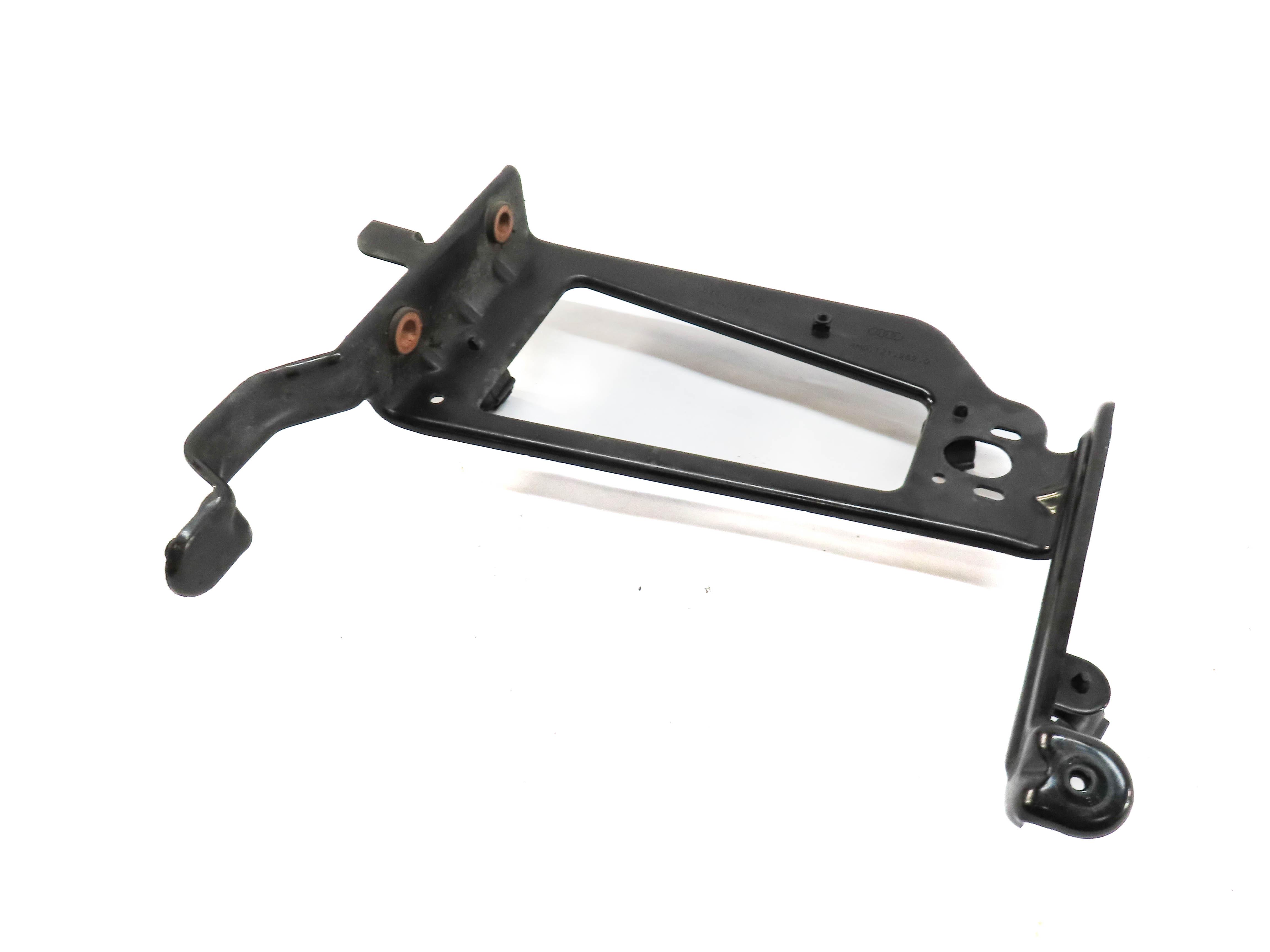 2017 AUDI Q7 (4M) FRONT RIGHT RADIATOR SUPPORT MOUNT BRACKET 4M0121262Q — exact item pictured