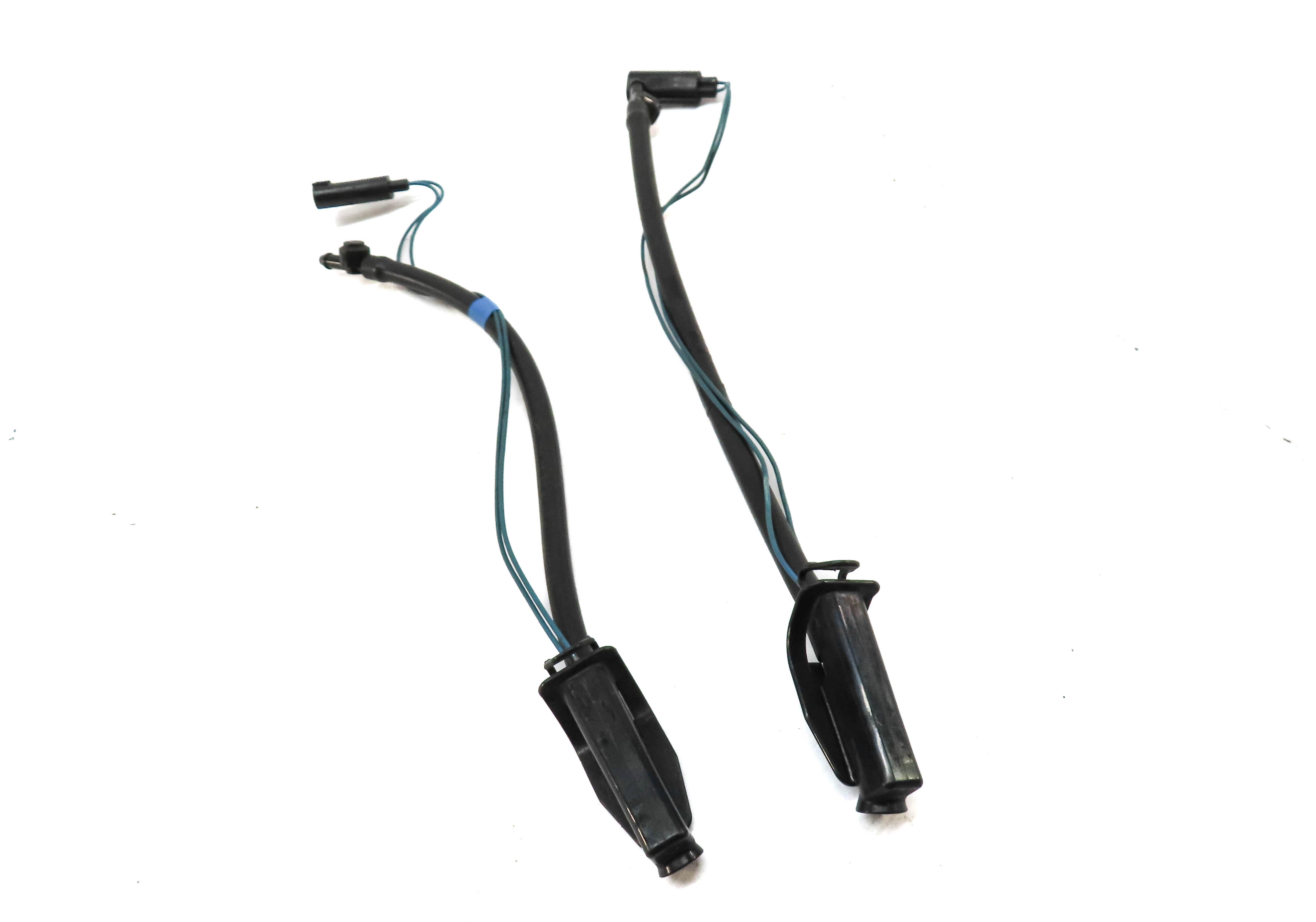 2015 RANGE ROVER SPORT (L494) FRONT WINDSHIELD WIPER SQUIRTER NOZZLE SET 2 — exact item pictured