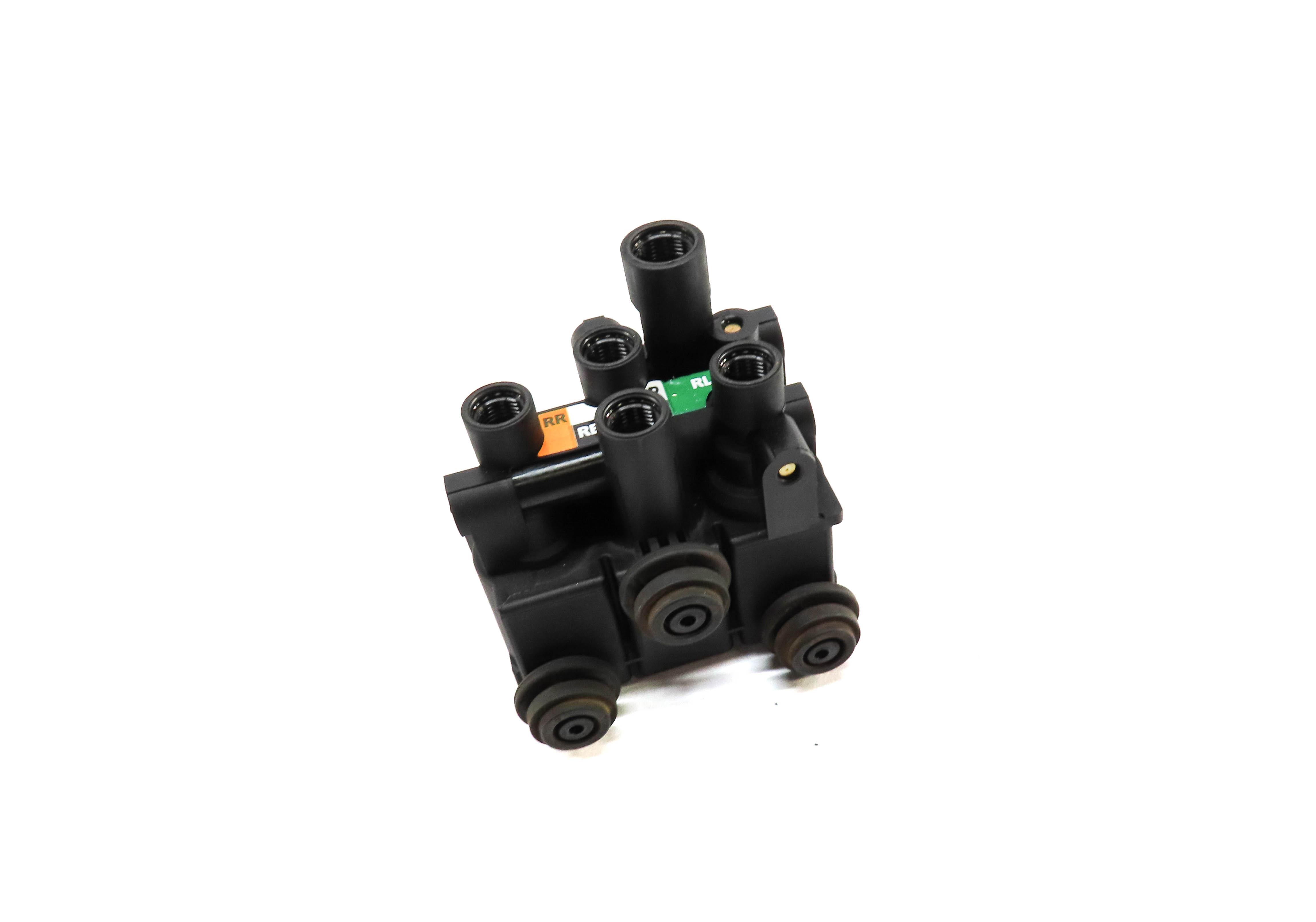 2015 RANGE ROVER SPORT (L494) REAR AIR SUSPENSION TRANSFER RELIEF VALVE BLOCK — exact item pictured