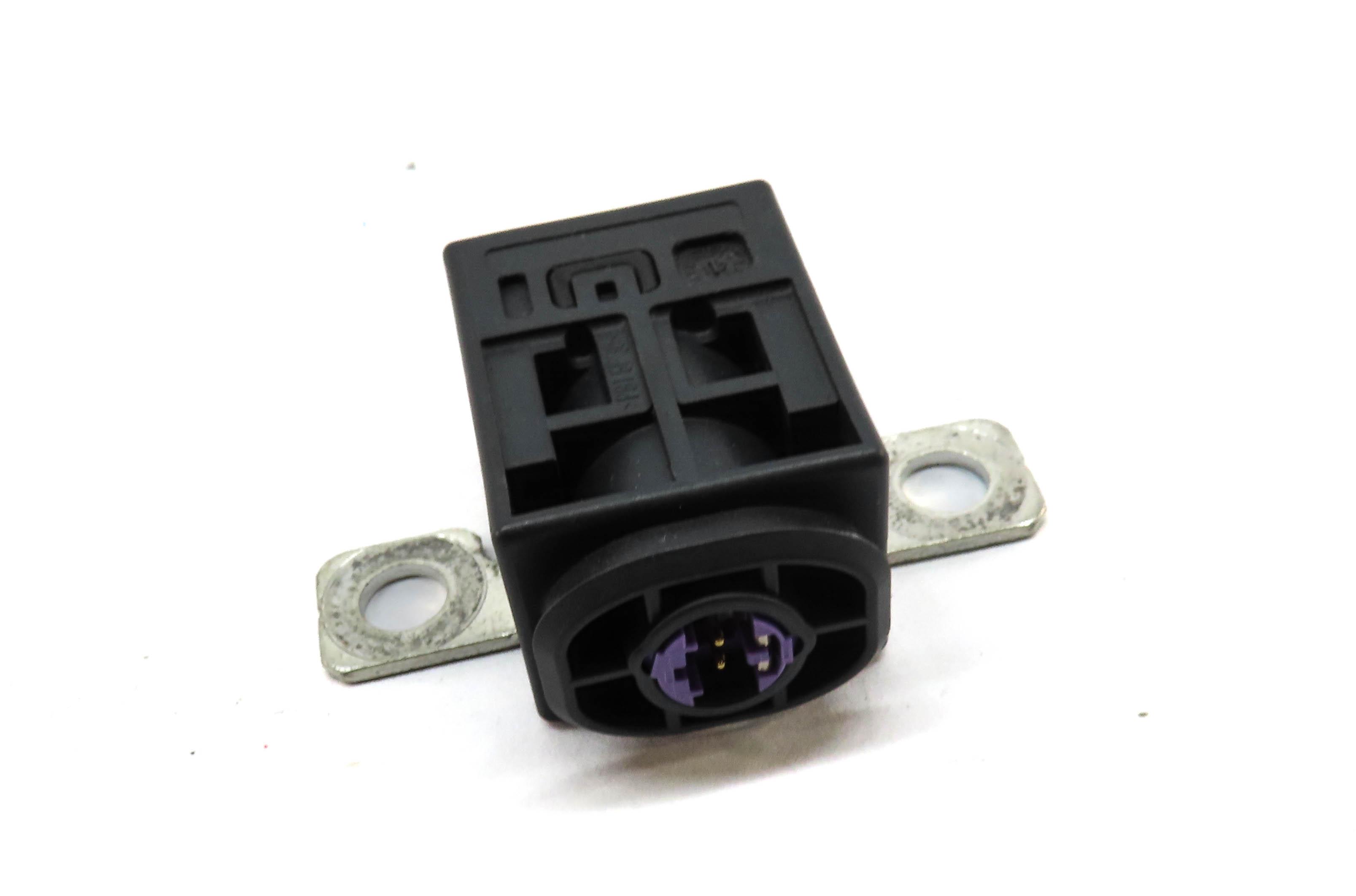 2013 AUDI Q7 (4L) BATTERY OVERLOAD SAFETY SWITCH 4F0915519 — exact item pictured