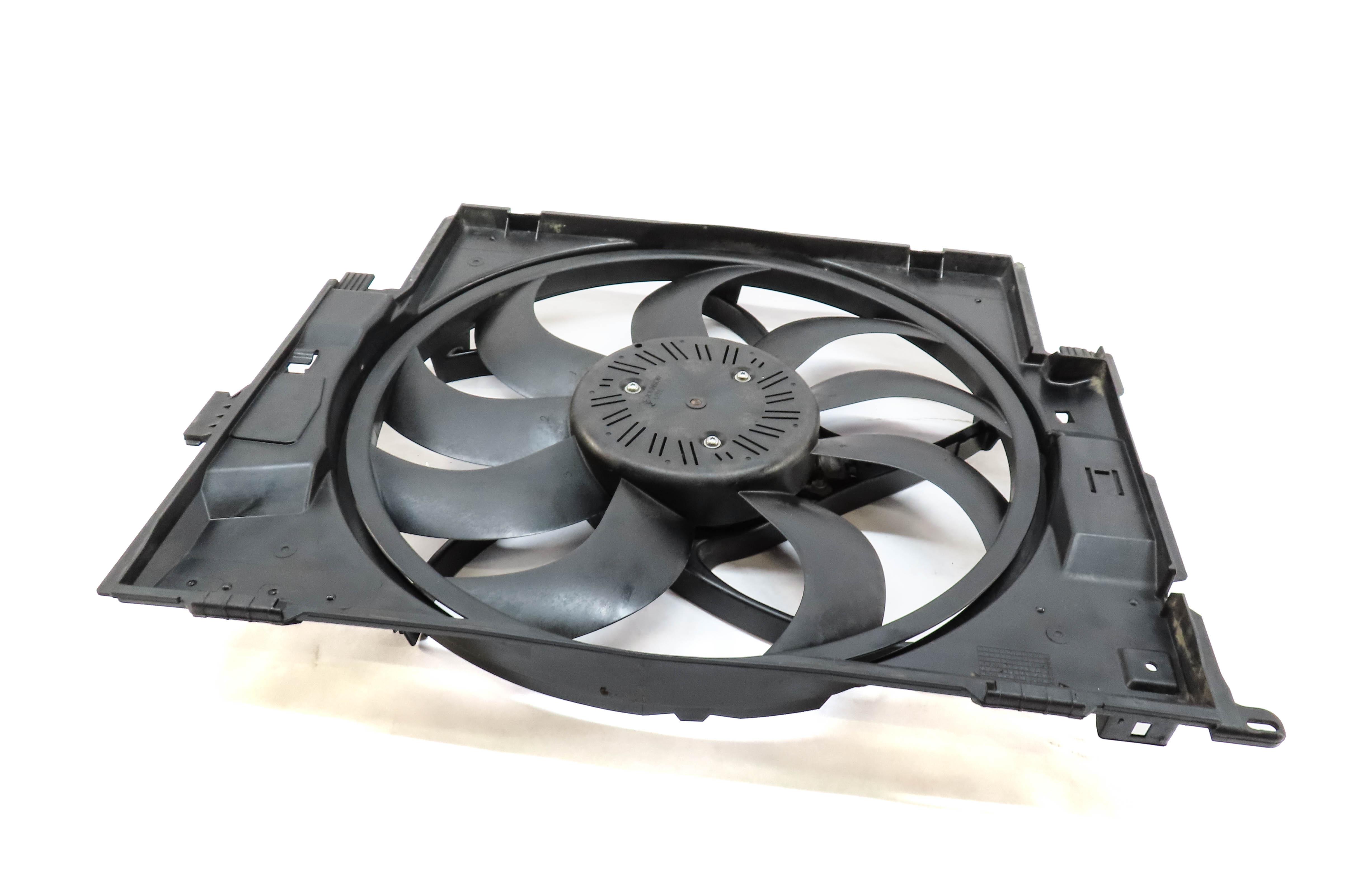 12-16 BMW 2 3 4 SERIES (F22 F30 F31 F32) RADIATOR ELECTRIC COOLING FAN w/ SHROUD — exact item pictured