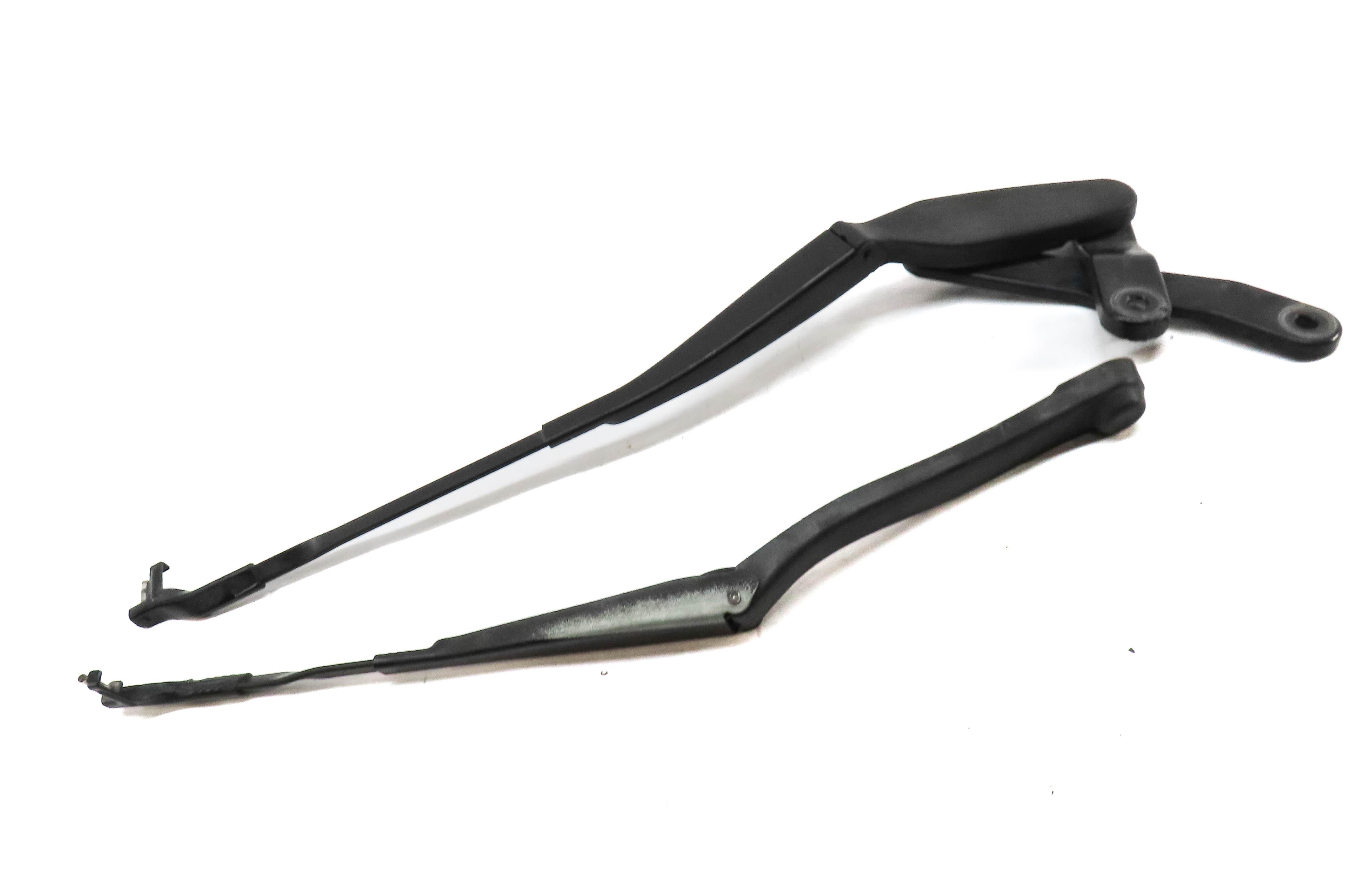 11-15 MERCEDES E250 E350 E400 E550 E63 (W212) FRONT WINDSHIELD WIPER ARM SET-2 — exact item pictured
