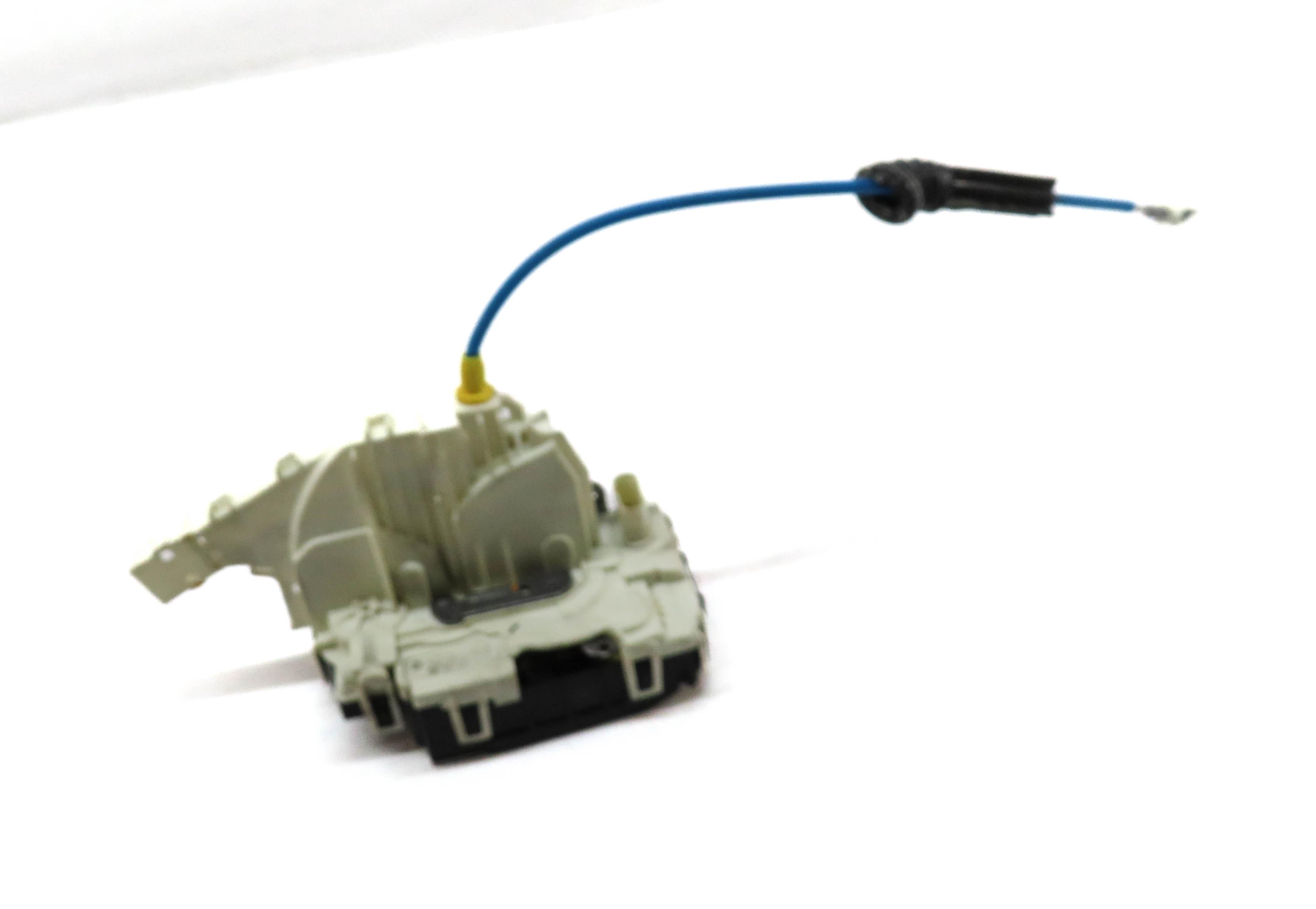 10-20 MERCEDES C E GLK SL CLS SLK CLASS (W204 W212 W218) LEFT FRONT DOOR LATCH — exact item pictured