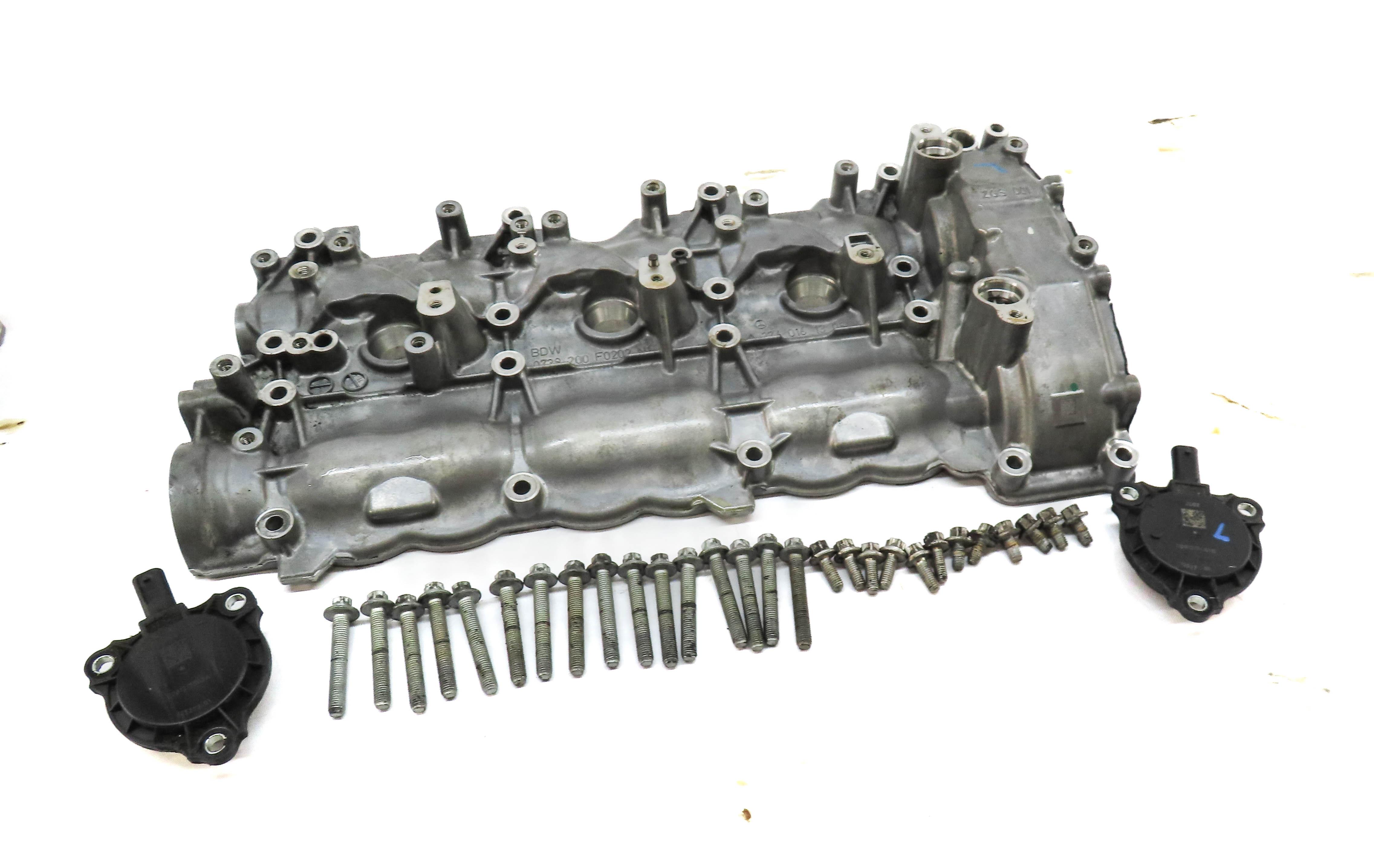 12-15 C350 E350 E400 GLK350 ML350 R350 SLK350 3.5L M276 LEFT HEAD VALVE COVER — exact item pictured