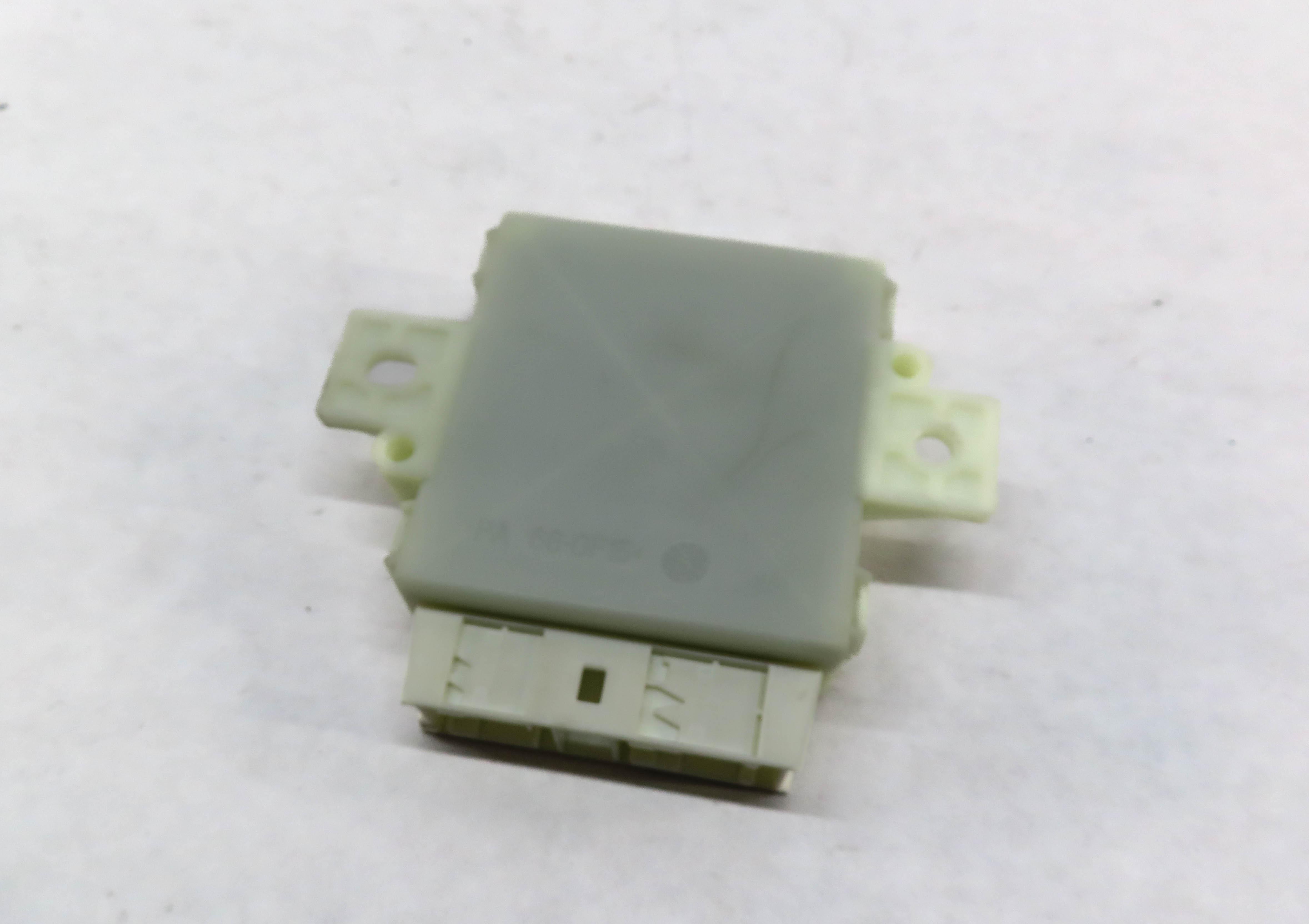 2010 MERCEDES GL350 (X164) PARK ASSIST PDC CONTROL MODULE 1649005000 — exact item pictured