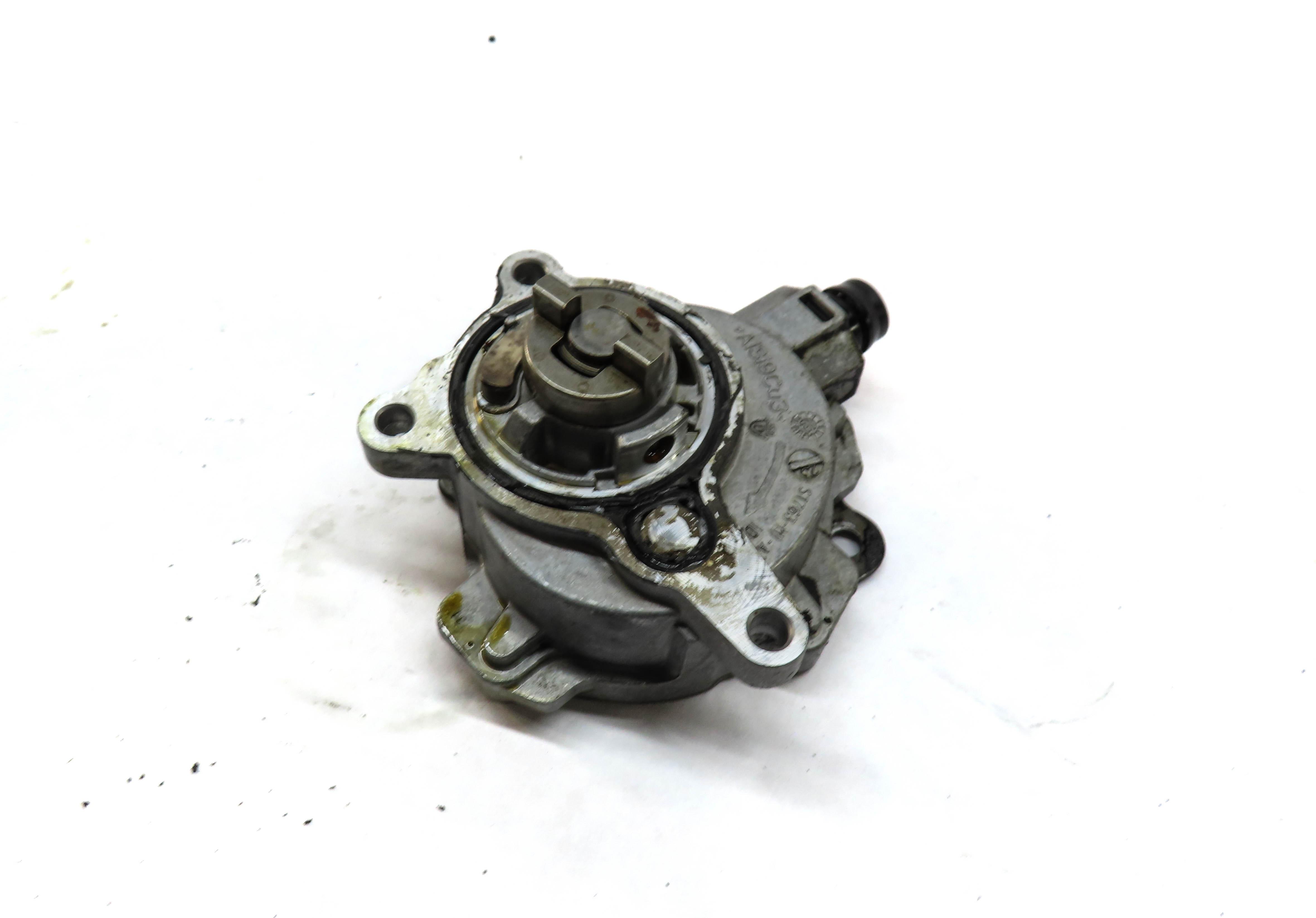 12-17 JAGUAR XE XF / RANGE ROVER EVOQUE DISCOVERY LR2 - 2.0L BRAKE VACUUM PUMP — exact item pictured