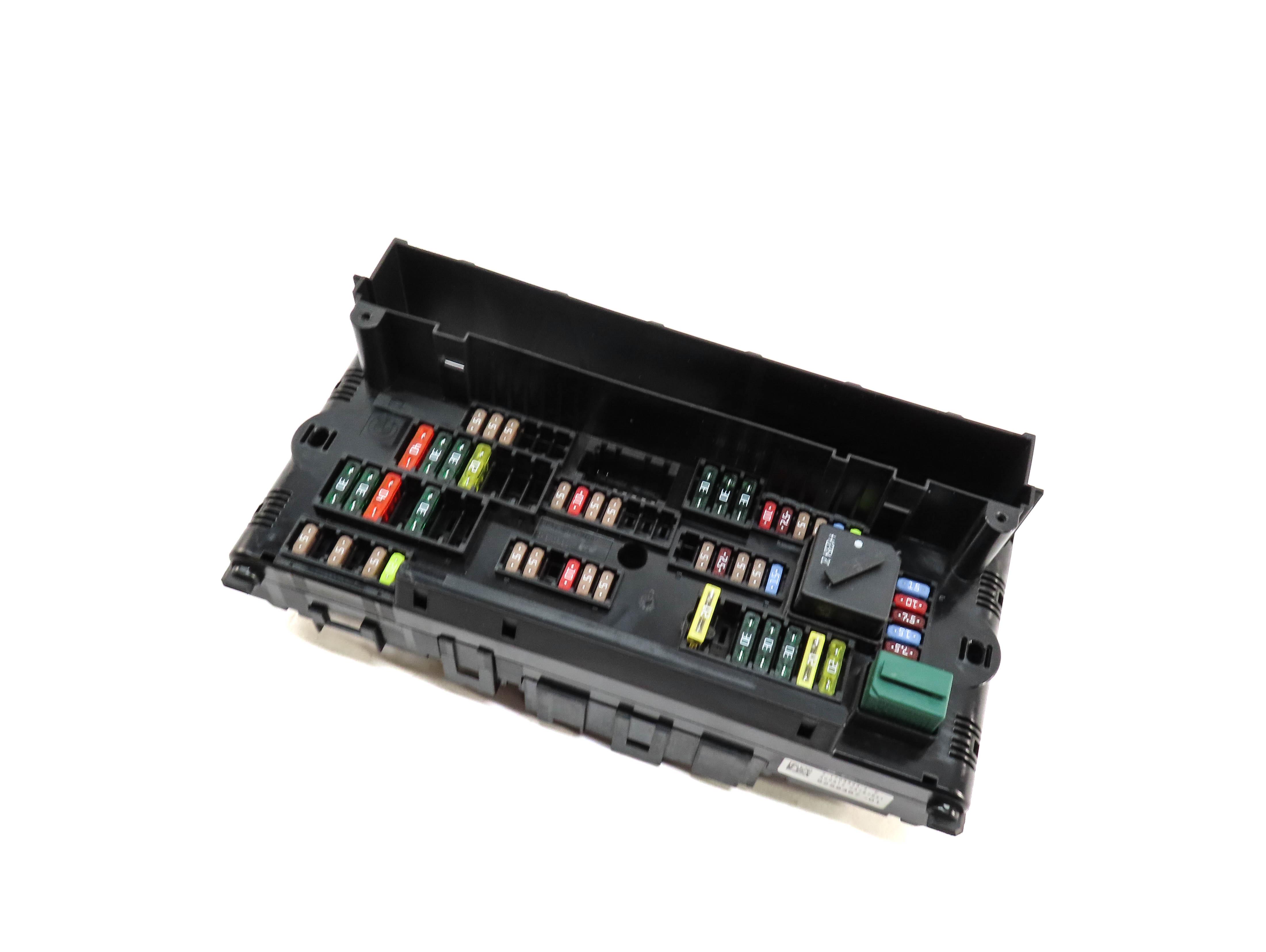 2013 BMW X3 (F25) FRONT POWER DISTRIBUTION FUSE BOX RELAY 9259467 — exact item pictured