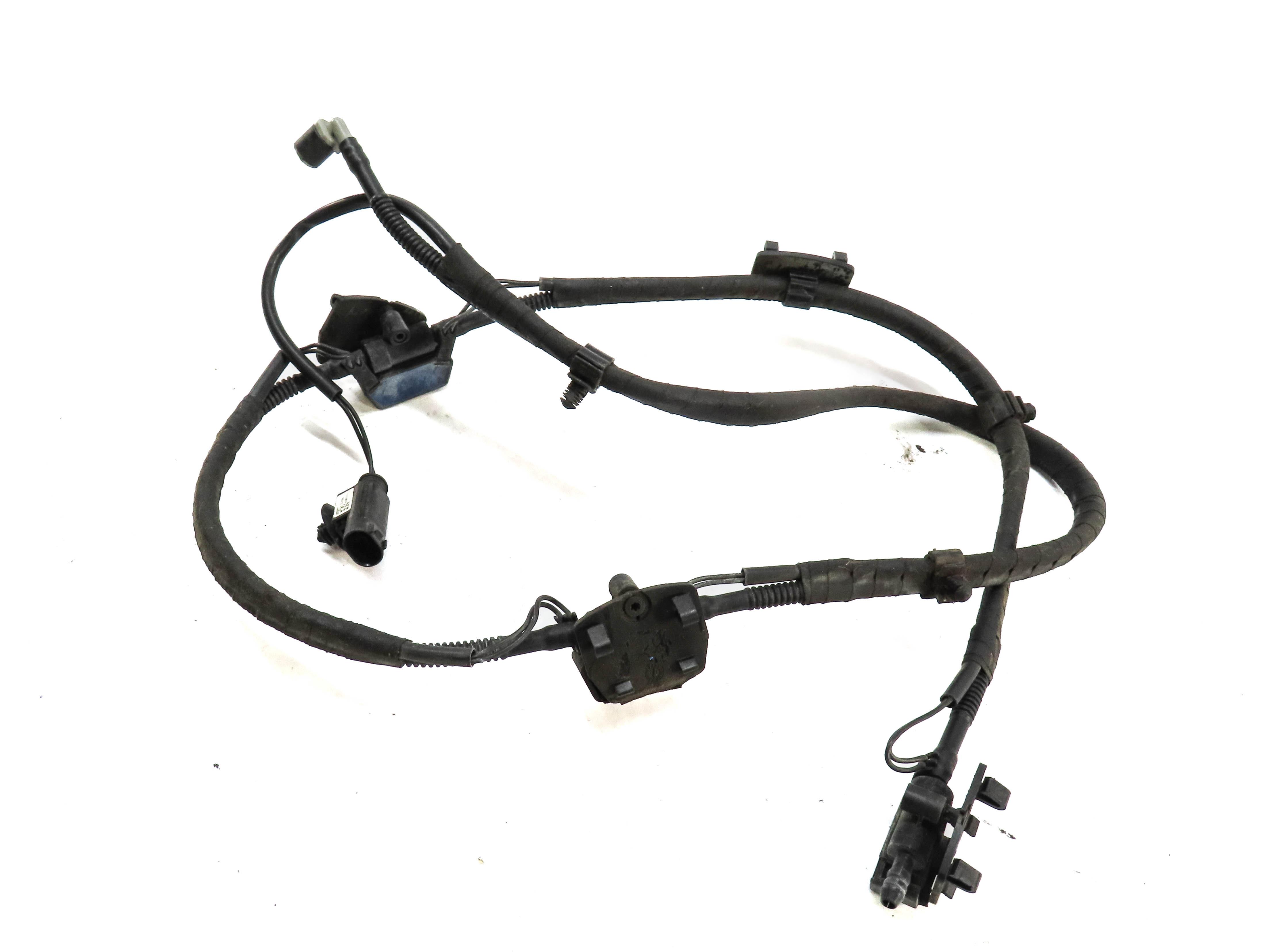 2013 BMW X3 (F25) FRONT WINDSHIELD WIPER SQUIRTER NOZZLES SET 2 w/ HOSE PIPE — exact item pictured