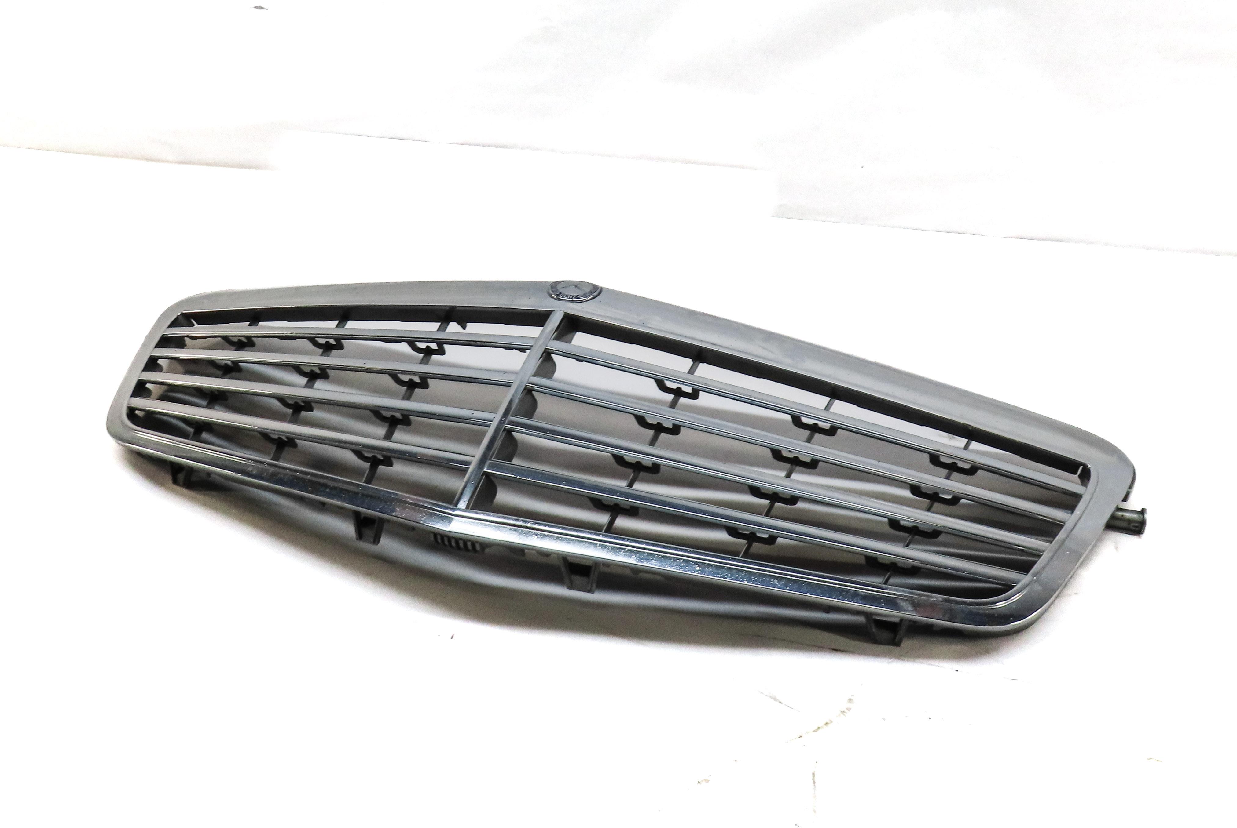 2010-2013 MERCEDES E300 E350 E400 E550 E63 AMG (W212) FRONT UPPER HOOD GRILLE — exact item pictured