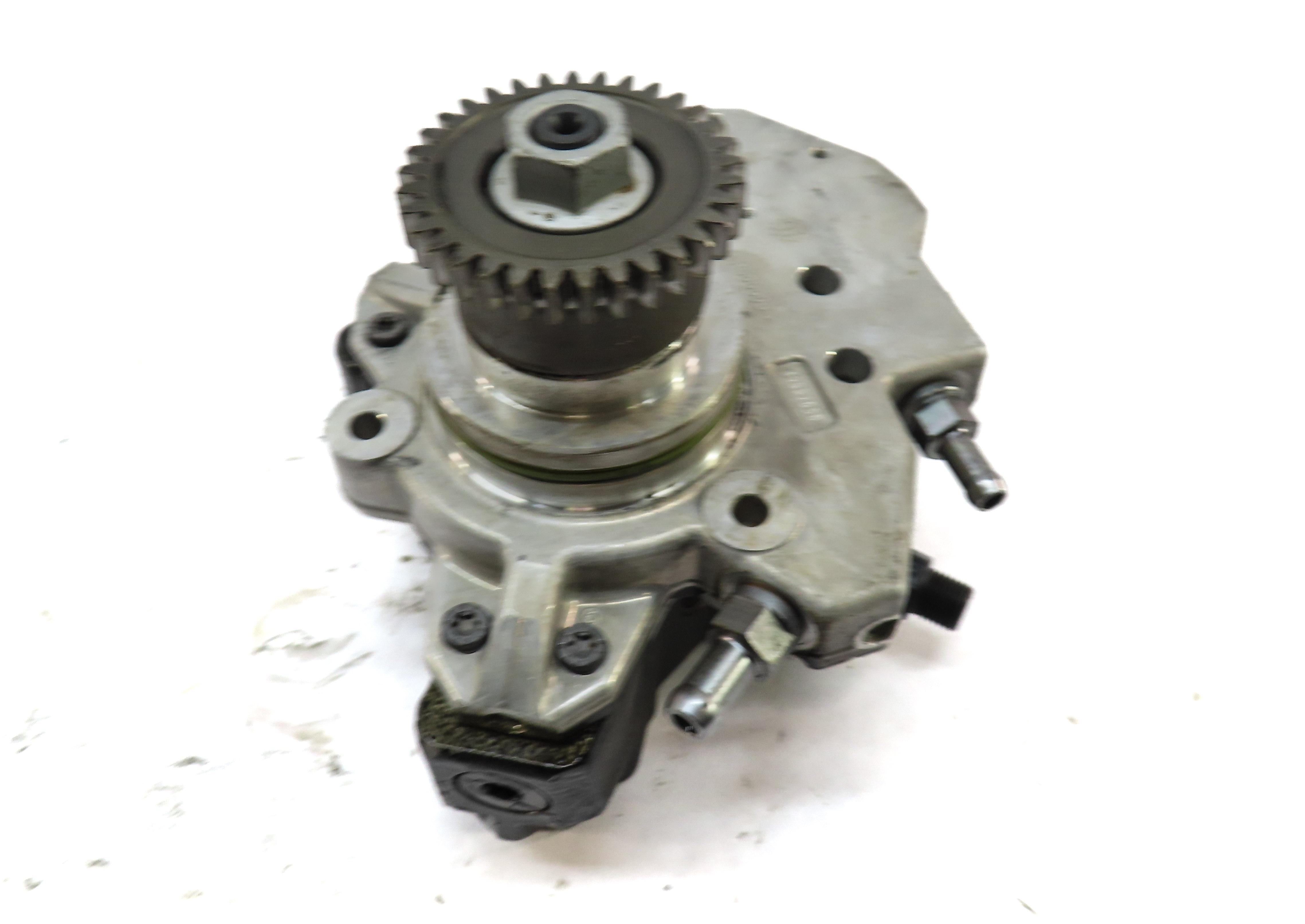 12-17 MERCEDES GL350 GLE350D ML350 S350 (W166 W221) DIESEL MECHANICAL FUEL PUMP — exact item pictured