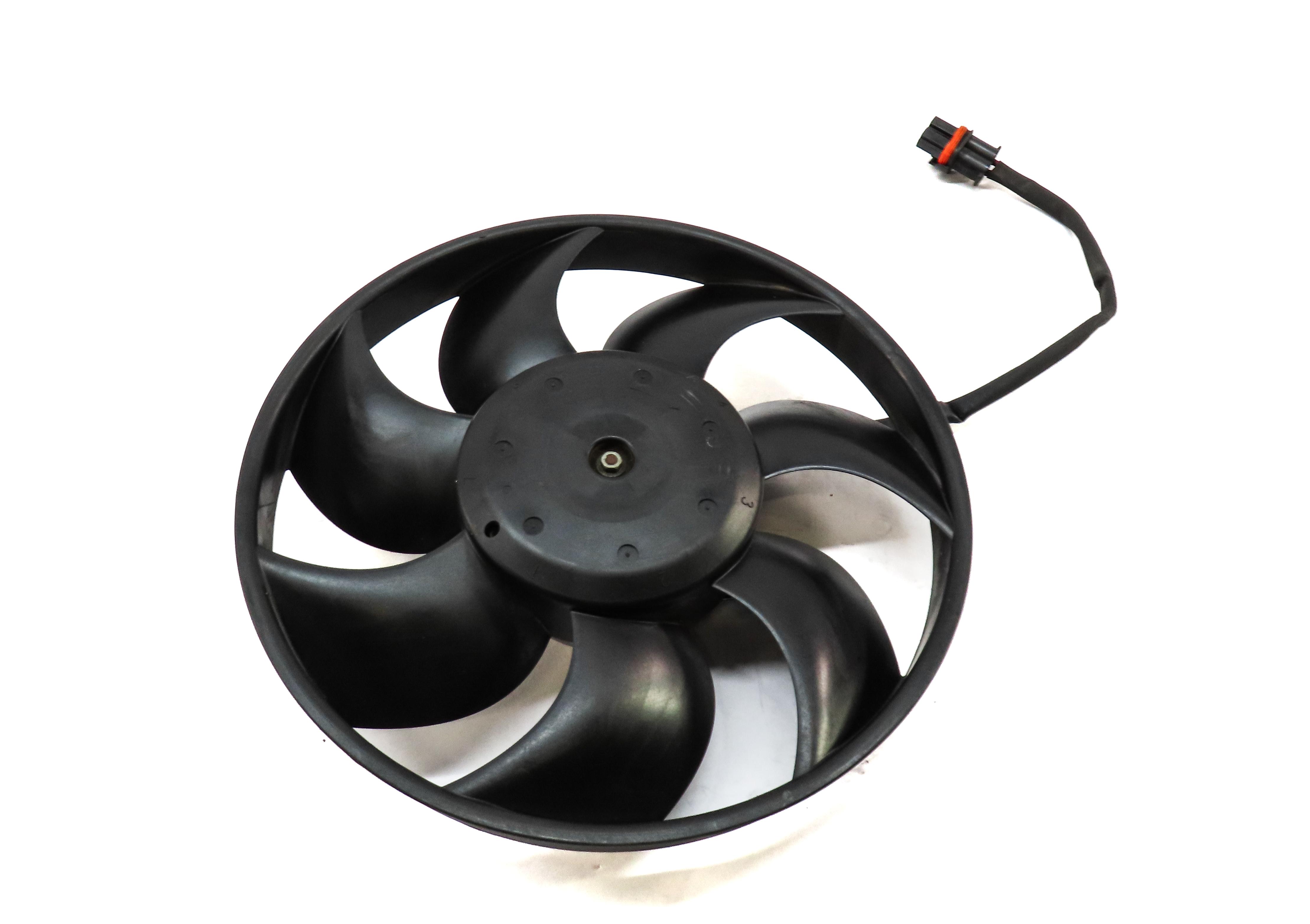 12-17 LR2 DISCOVERY SPORT RANGE ROVER EVOQUE (L538 L550) RADIATOR COOLING FAN — exact item pictured