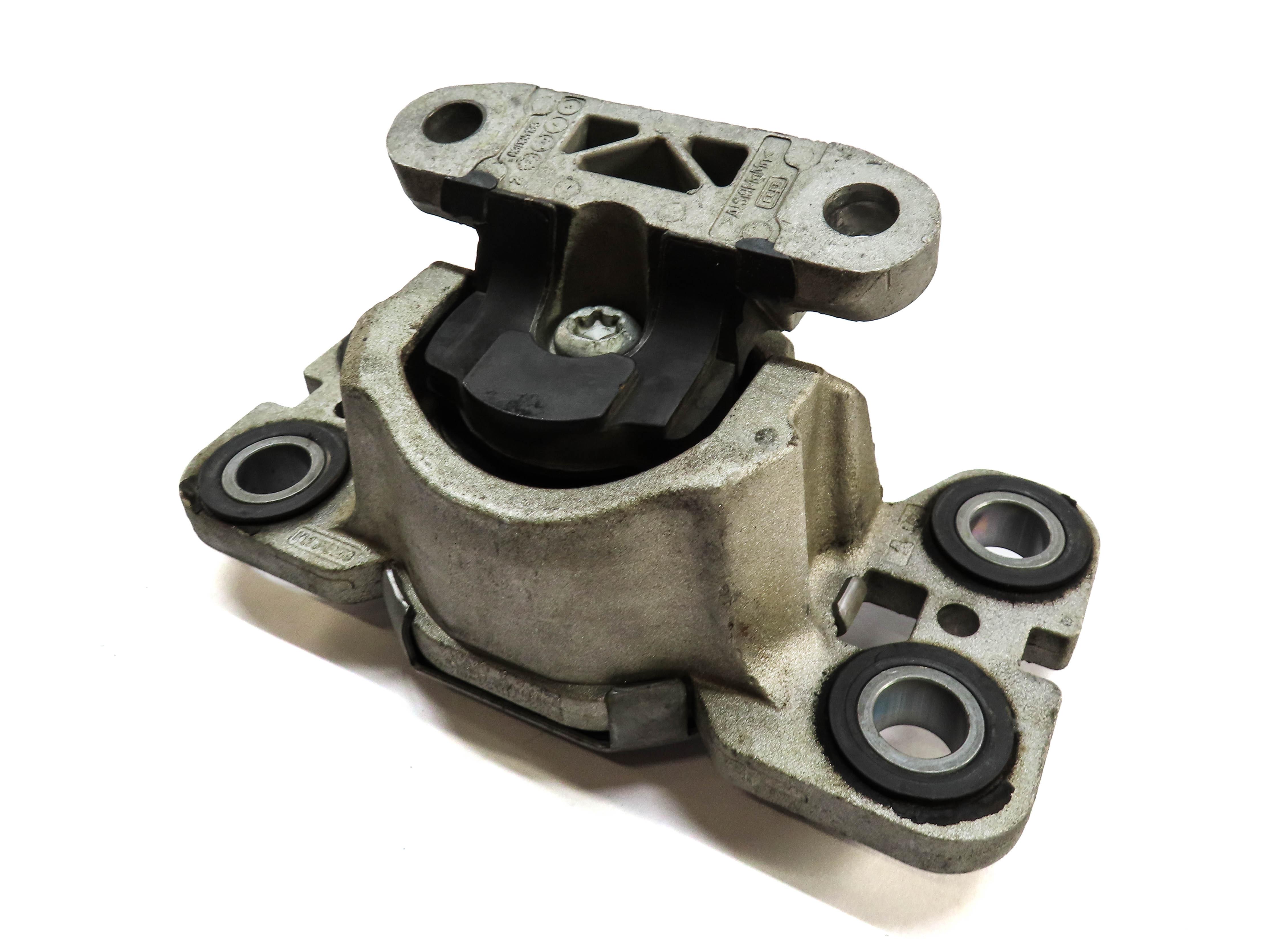 2013 RANGE ROVER EVOQUE (L538) 2.0L TURBO ENGINE REAR TRANSMISSION MOUNT BRACKET — exact item pictured