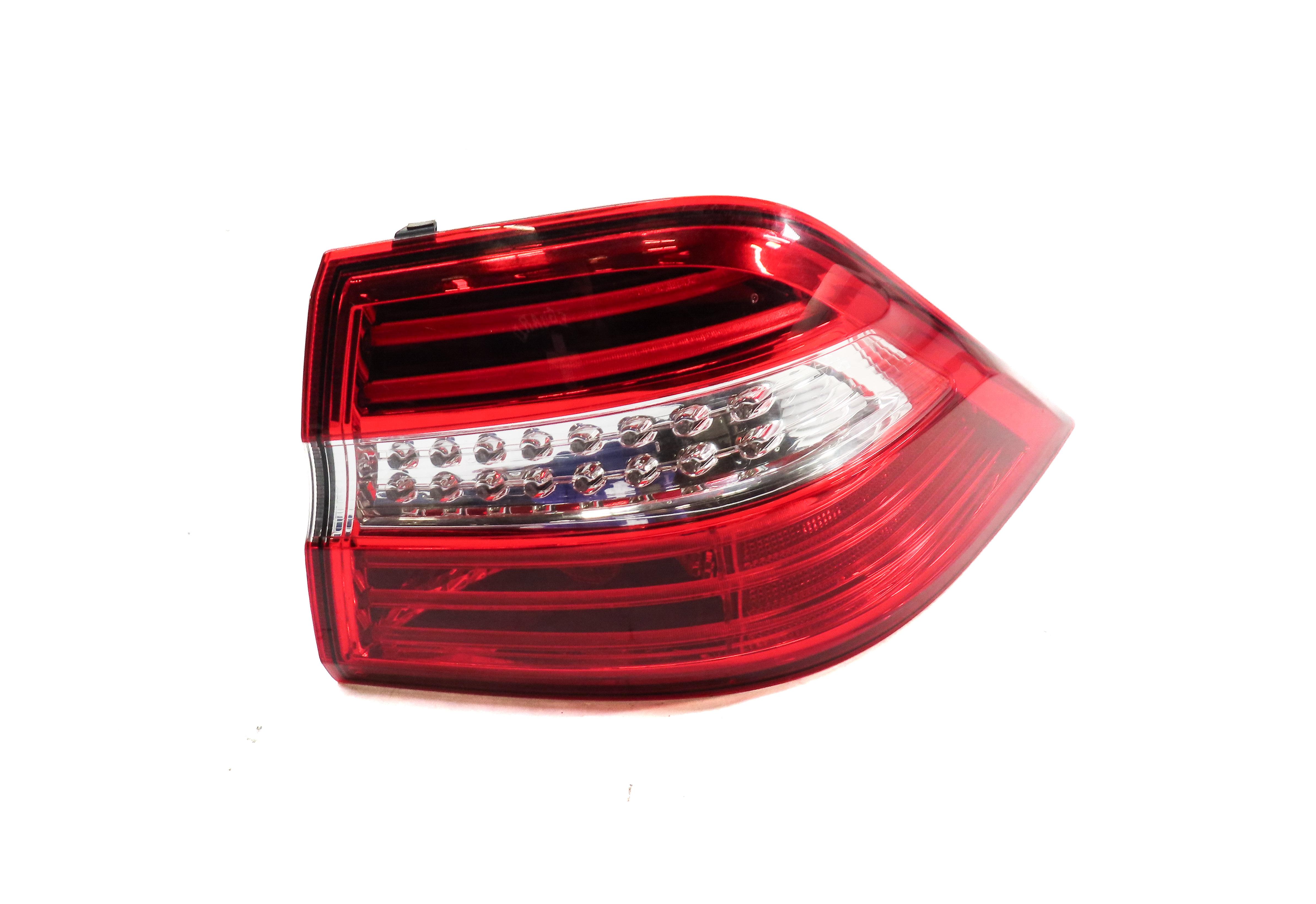 12-15 MERCEDES ML-CLASS (W166) REAR RIGHT PASSENGER LED TAILLIGHT BRAKE LIGHT — exact item pictured