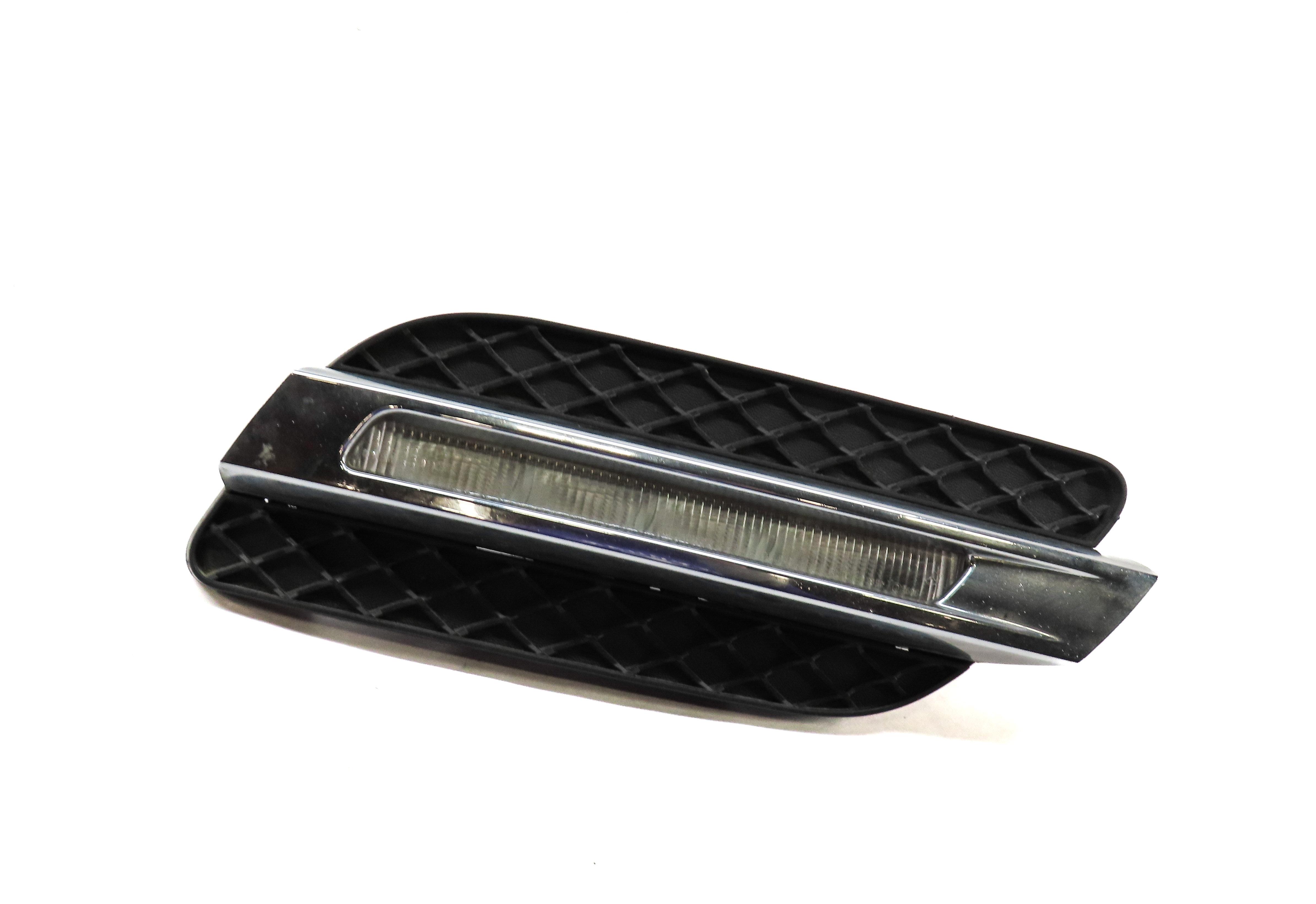 2012 MERCEDES ML350 ML550 (W166) FRONT RIGHT PASSENGER DRL FOGLIGHT LIGHT LAMP — exact item pictured