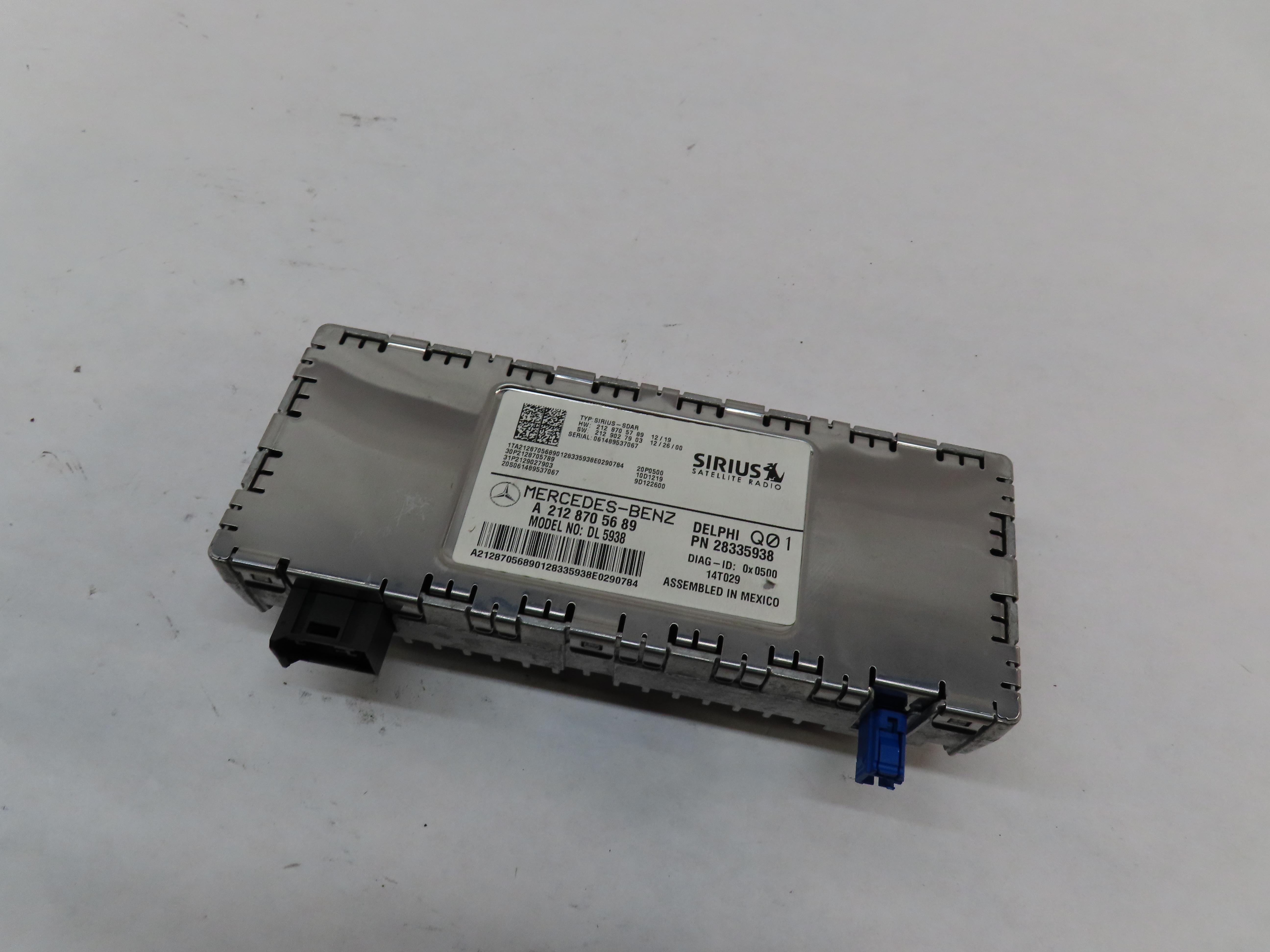2014 MERCEDES C250 SEDAN (W204) SIRIUS SATELLITE RADIO RECEIVER CONTROL MODULE — exact item pictured
