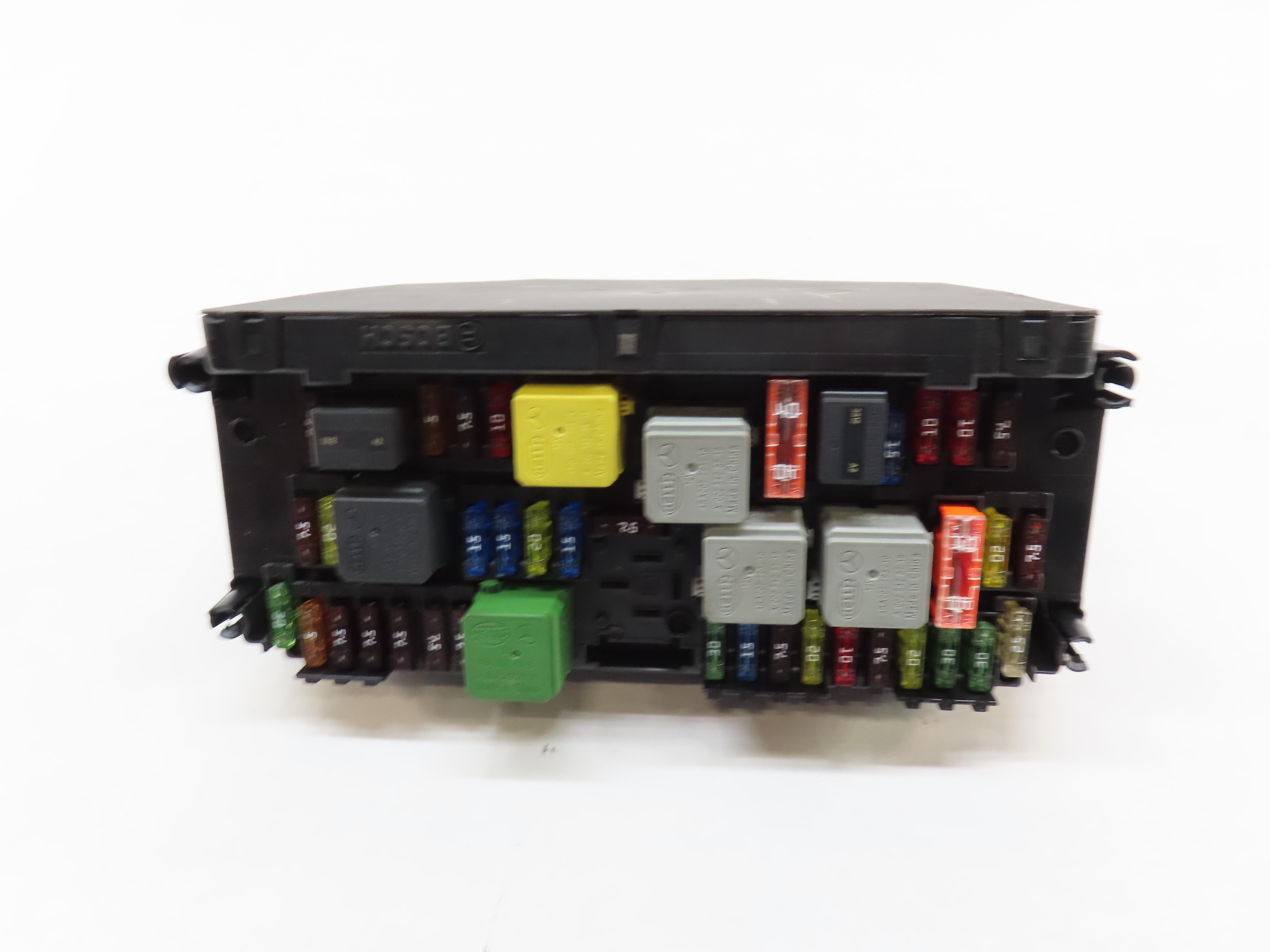 2014 MERCEDES C250 SEDAN W204 FRONT SIGNAL ACQUISITION MODULE SAM FUSE RELAY BOX — exact item pictured