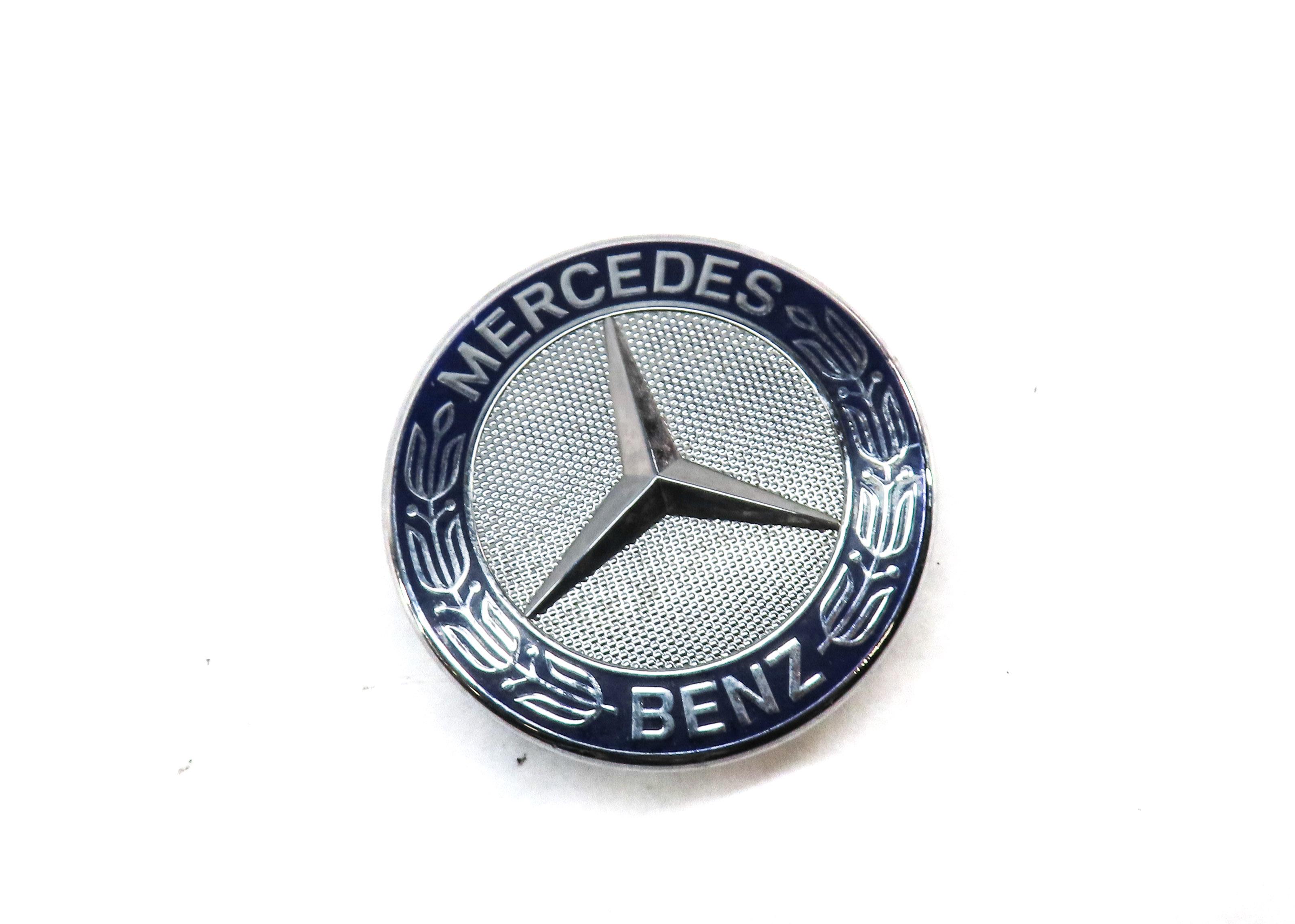 2013 MERCEDES C CLASS SEDAN (W204) FRONT HOOD EMBELM LOGO 2048170616 — exact item pictured