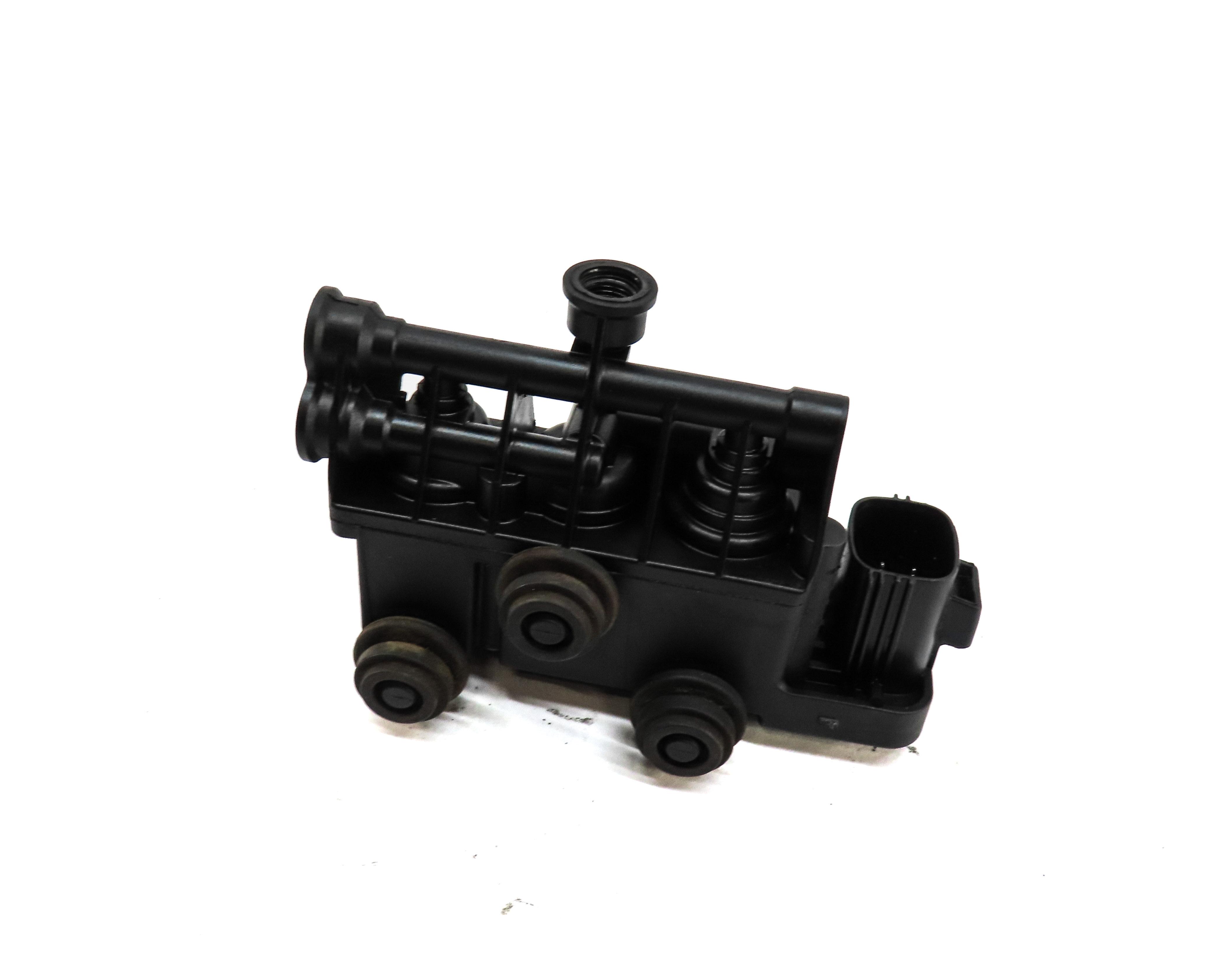 2006 LAND RANGE ROVER (L322) AIR SUSPENSION TRANSFER RELIEF VALVE RVH500050 — exact item pictured