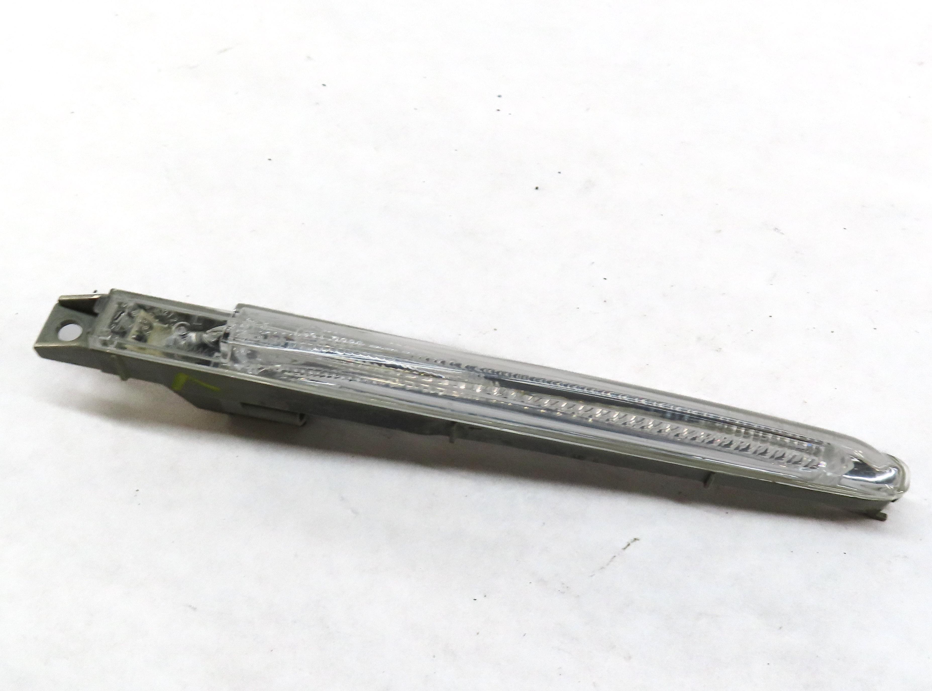 10-14 BMW X6M (E71) FRONT LEFT DRIVER FENDER TURN SIGNAL SIDE MARKER LIGHT — exact item pictured