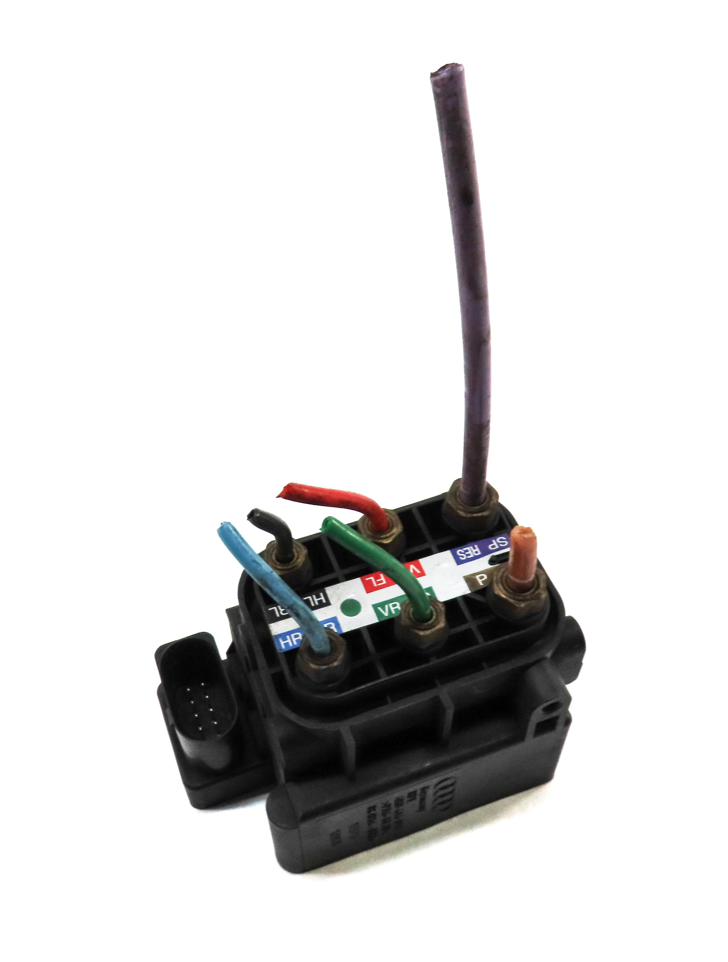 2011 AUDI A8 (D4 4H) AIR SUSPENSION TRANSFER RELIEF VALVE BLOCK 4H0616013 — exact item pictured