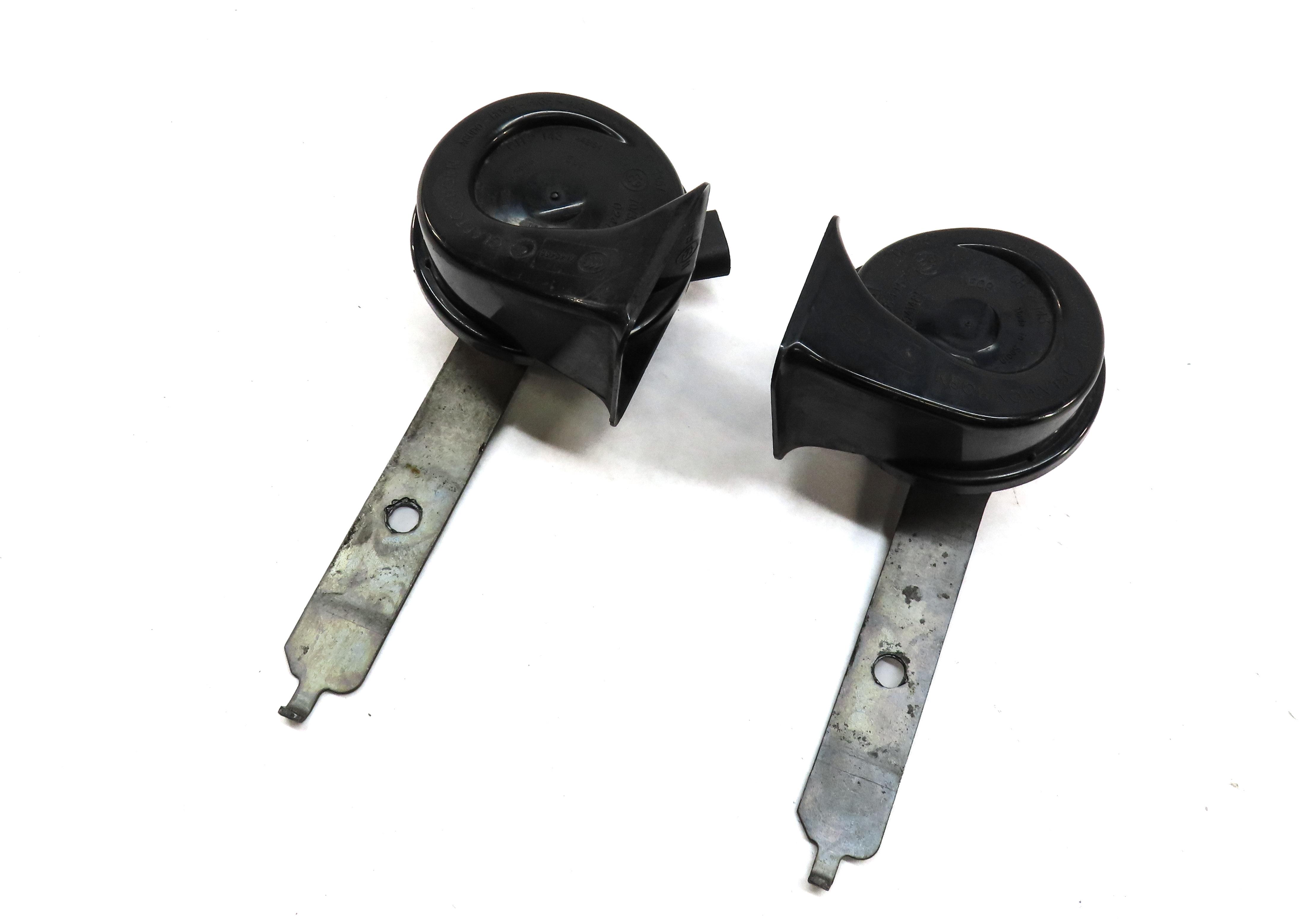 2010-2014 BMW X5 X6 (E70 E71) HIGH & LOW TONE SAFETY HORN SET-2 — exact item pictured