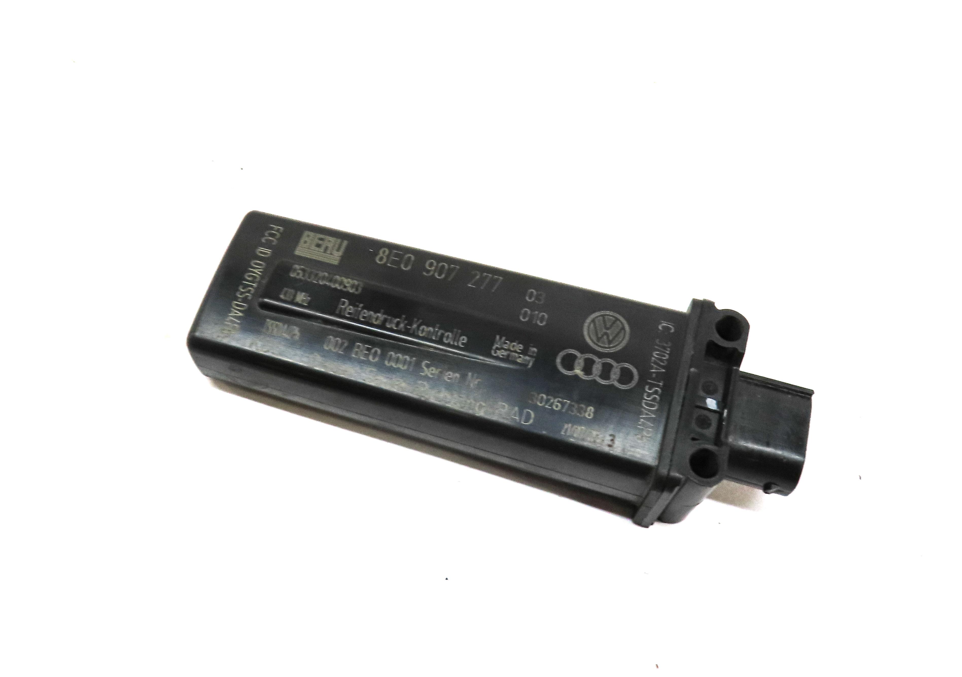 2010 PORSCHE PANAMERA (970 G1) TPMS TIRE AIR PRESSURE SENSOR ANTENNA MODULE — exact item pictured