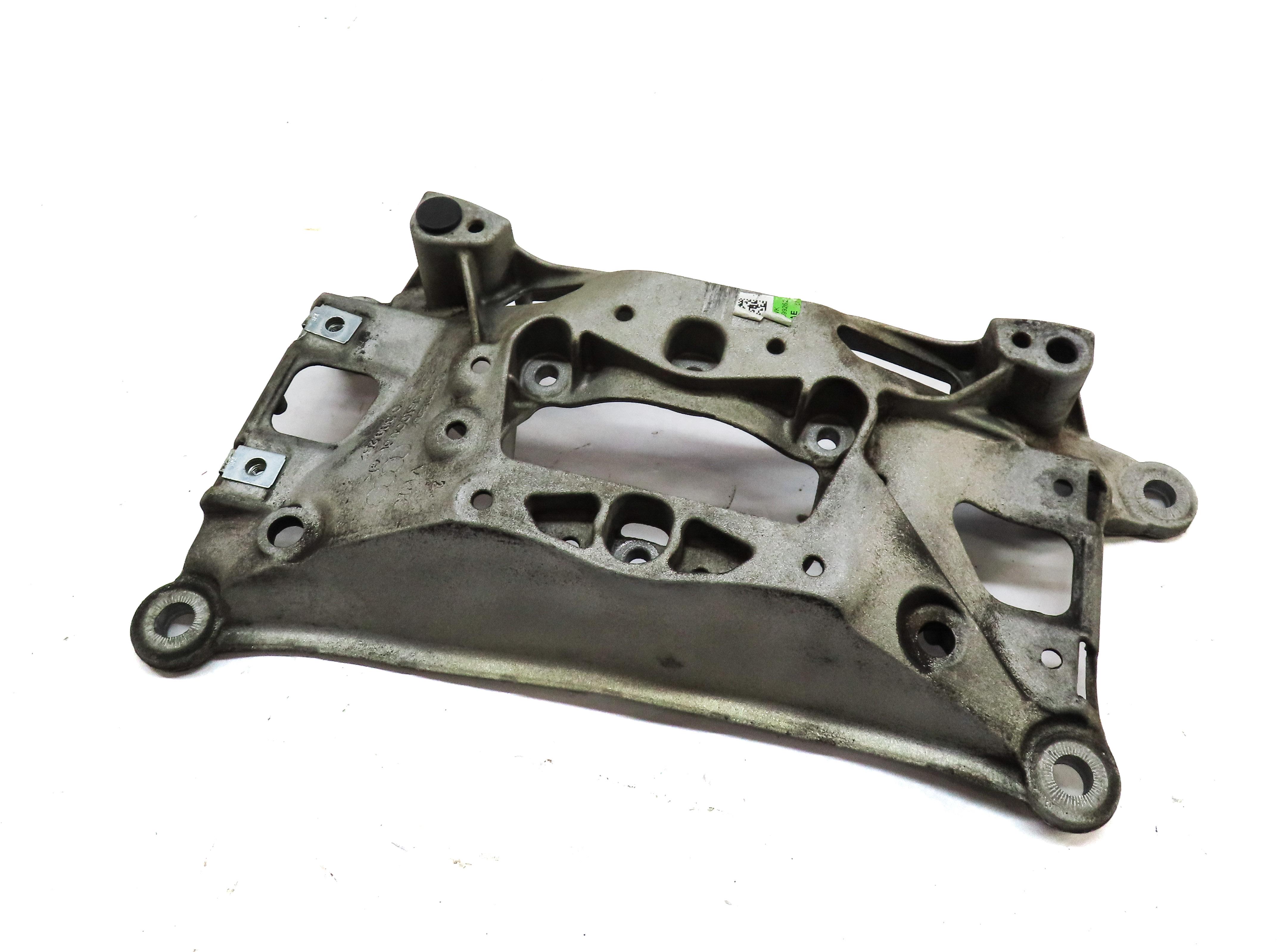 2017 AUDI A4 (B9 8W) 2.0L AWD FRONT TRANSMISSION CROSSMEMBER MOUNT BRACKET — exact item pictured