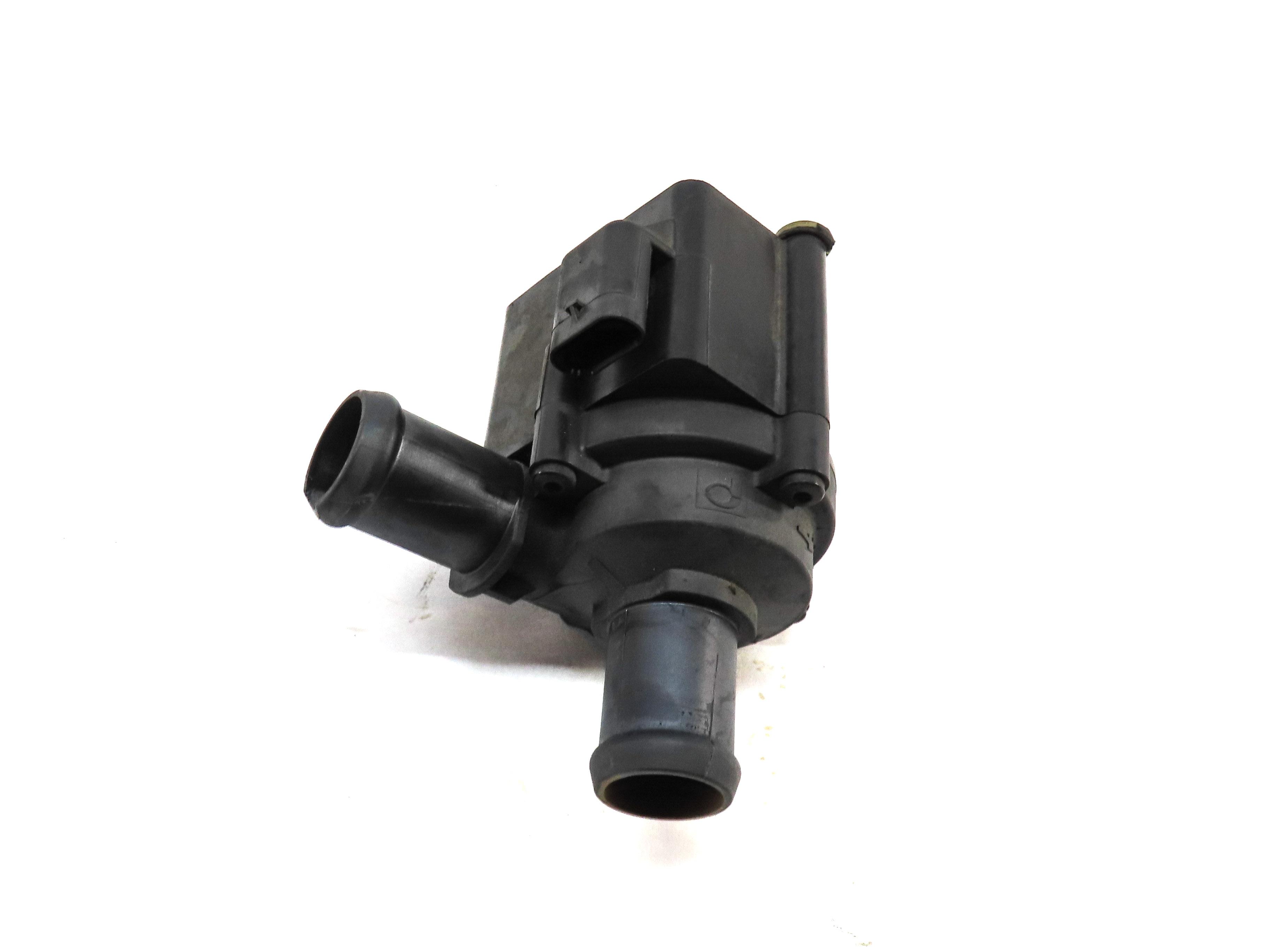 2017 AUDI A4 (B9 8W) 2.0L CYMC TURBO ENGINE AUX AUXILARY WATER COOLANT PUMP — exact item pictured