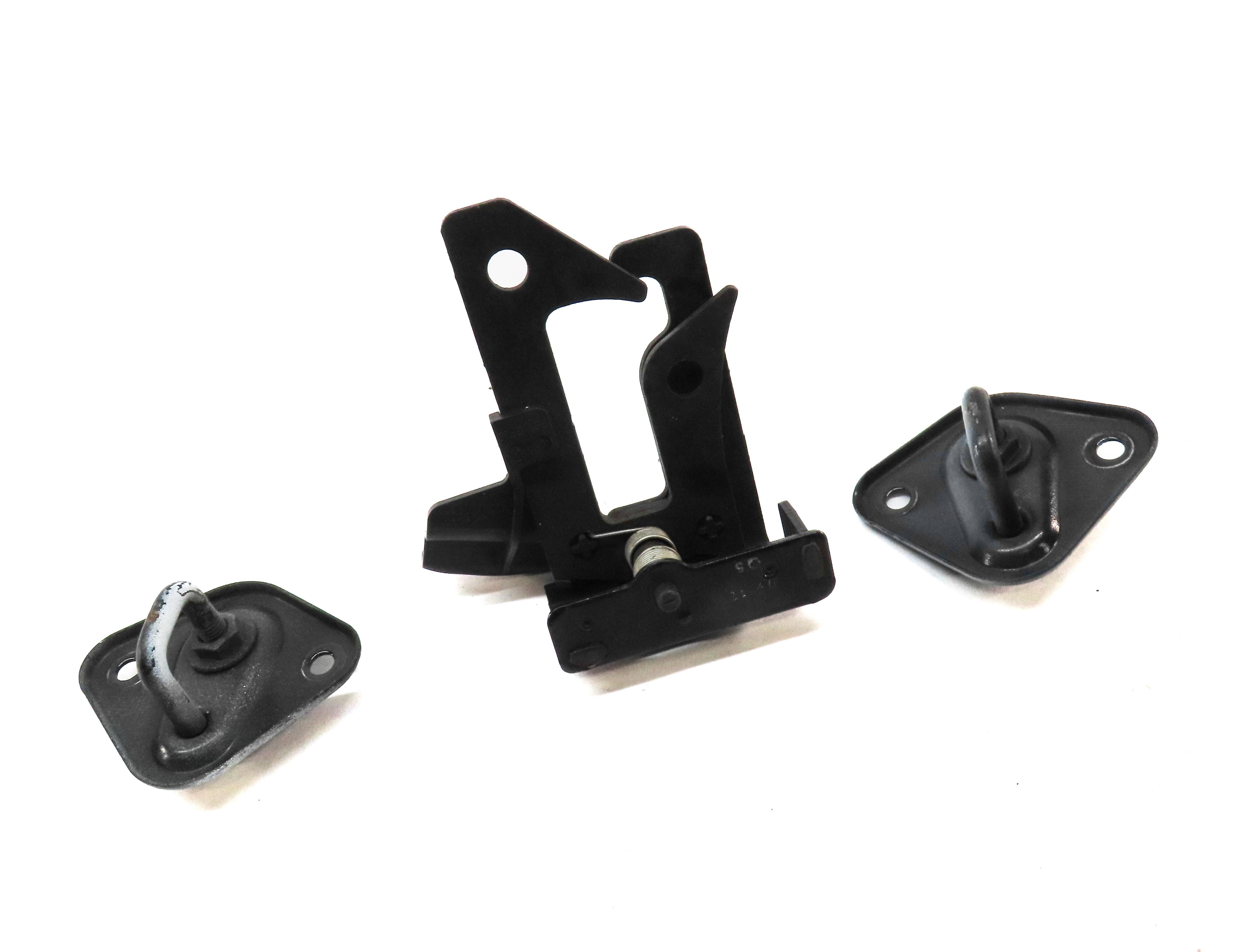 2013 MERCEDES C CLASS SEDAN (W04) SAFETY CATCH HOOK & RELEASE LEVER STRIKER SET — exact item pictured