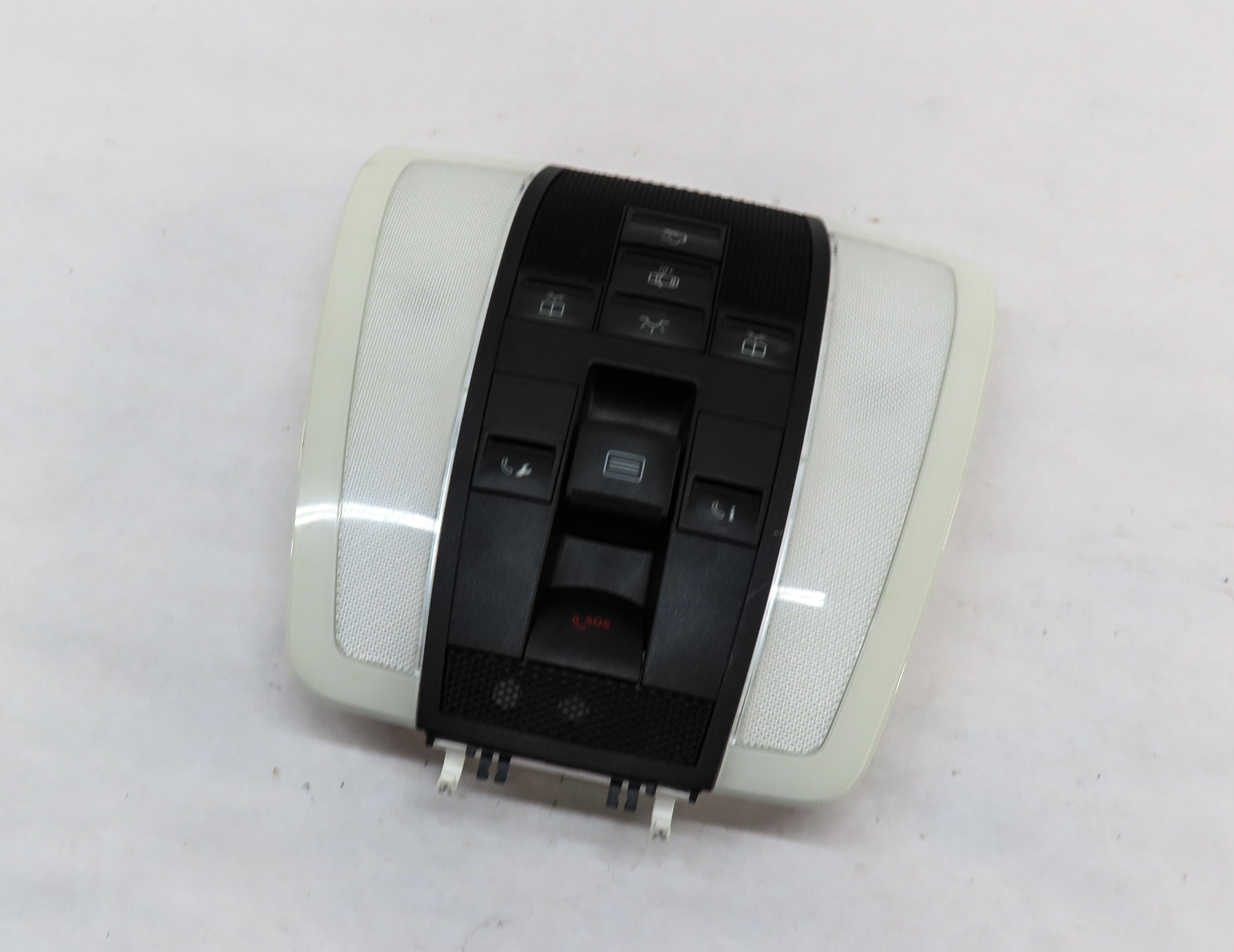 2013 MERCEDES C CLASS SEDAN (W04) FRONT CENTER ROOF DOME LIGHT MAP READING LIGHT — exact item pictured