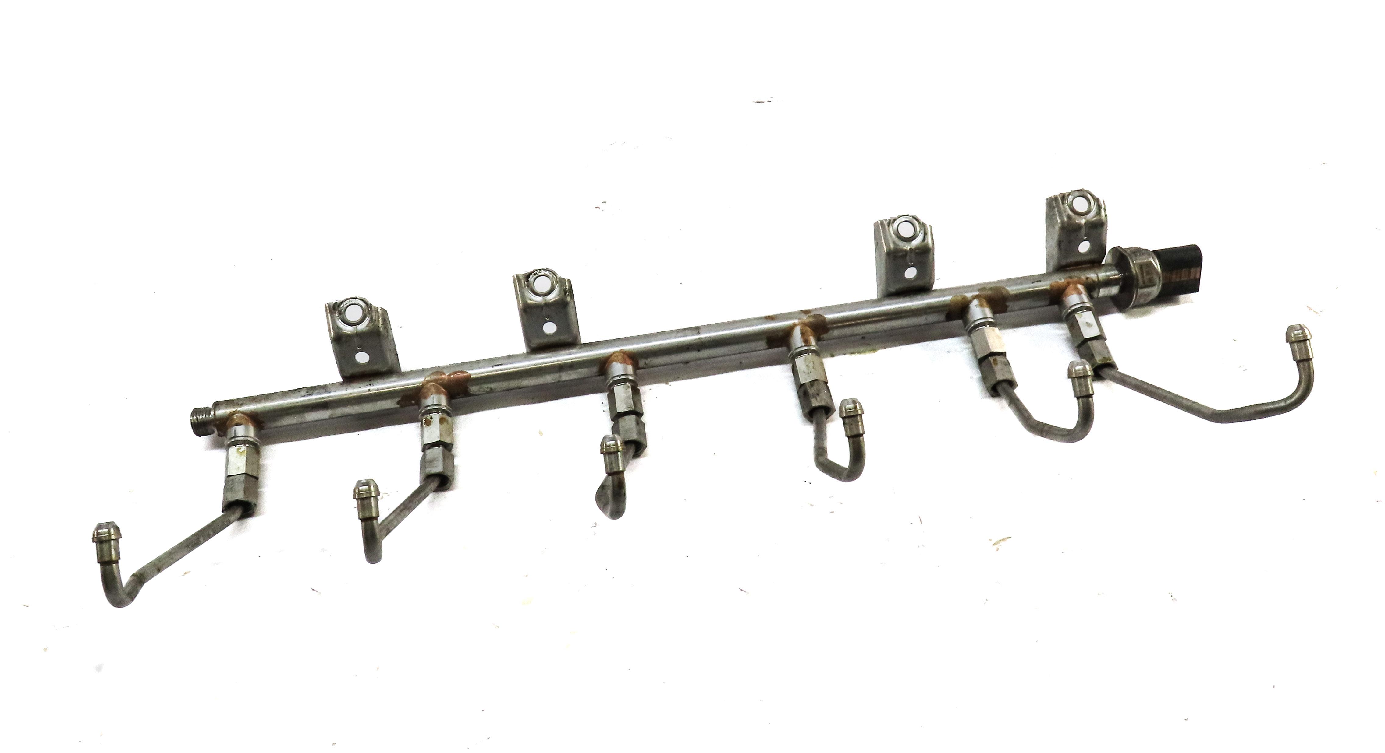 2010 BMW 335i (E90) 3.0L N54 ENGINE FUEL INJECTION FUEL RAIL w/ INJECTOR LINES — exact item pictured