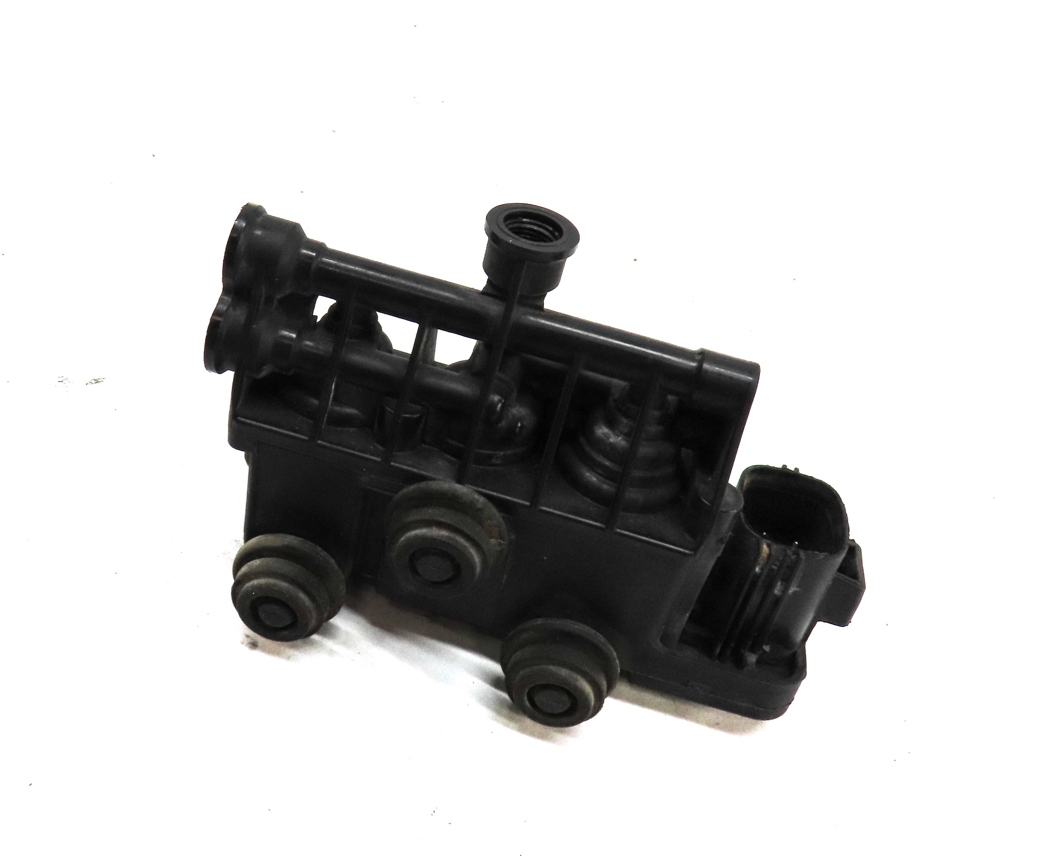 2013 LAND ROVER LR4 AIR SUSPENSION VALVE BLOCK — exact item pictured